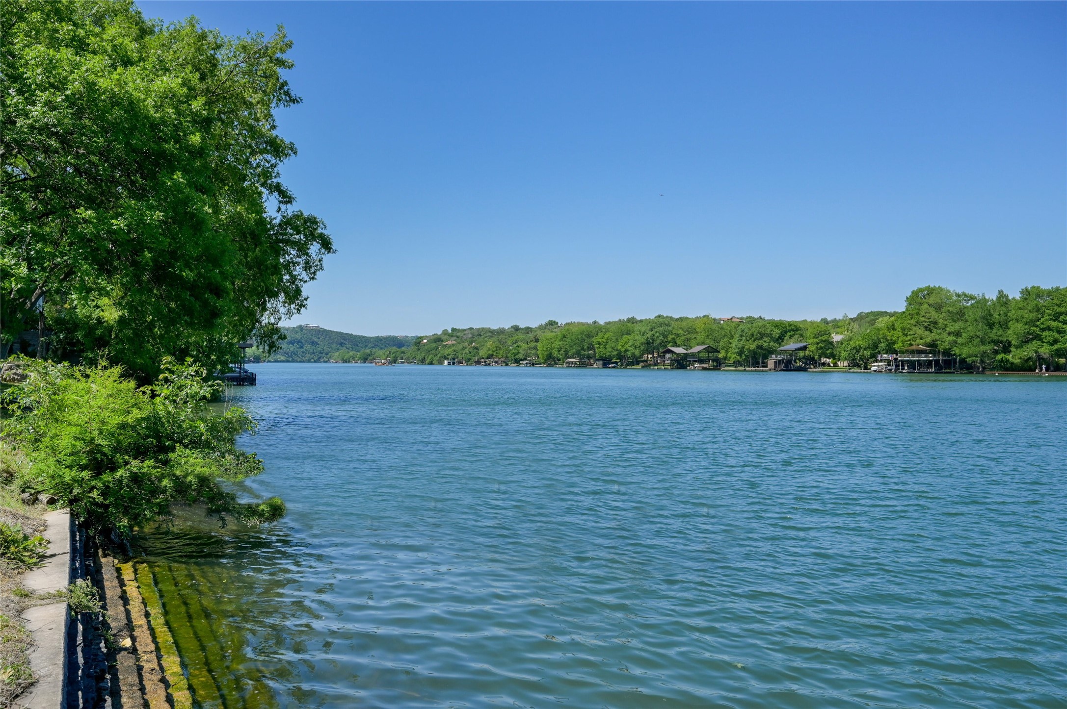 main property photo 11