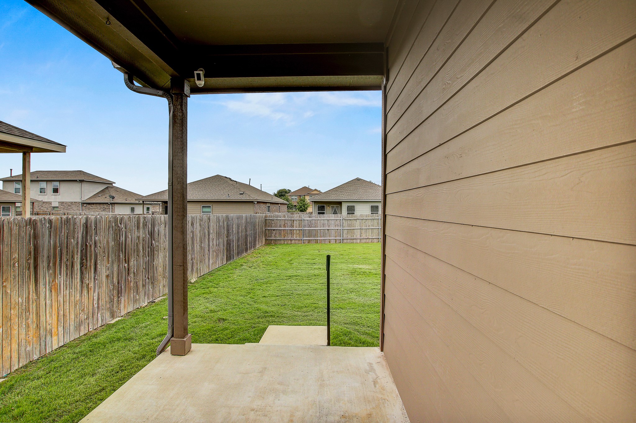main property photo 32