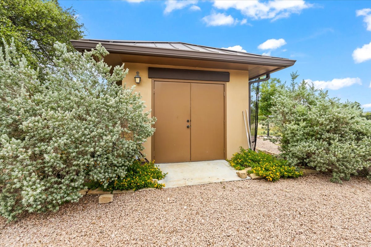 main property photo 35
