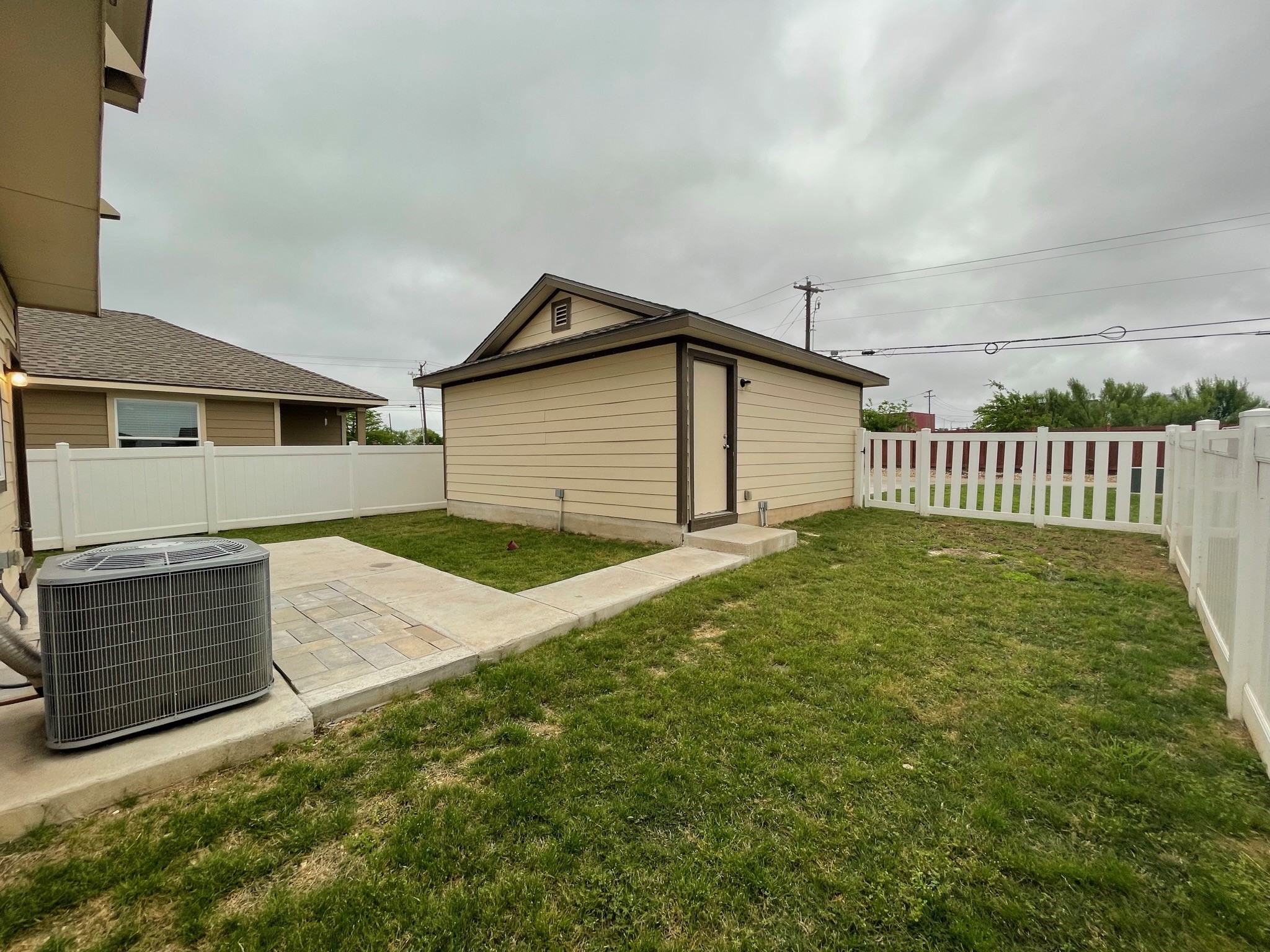 main property photo 14