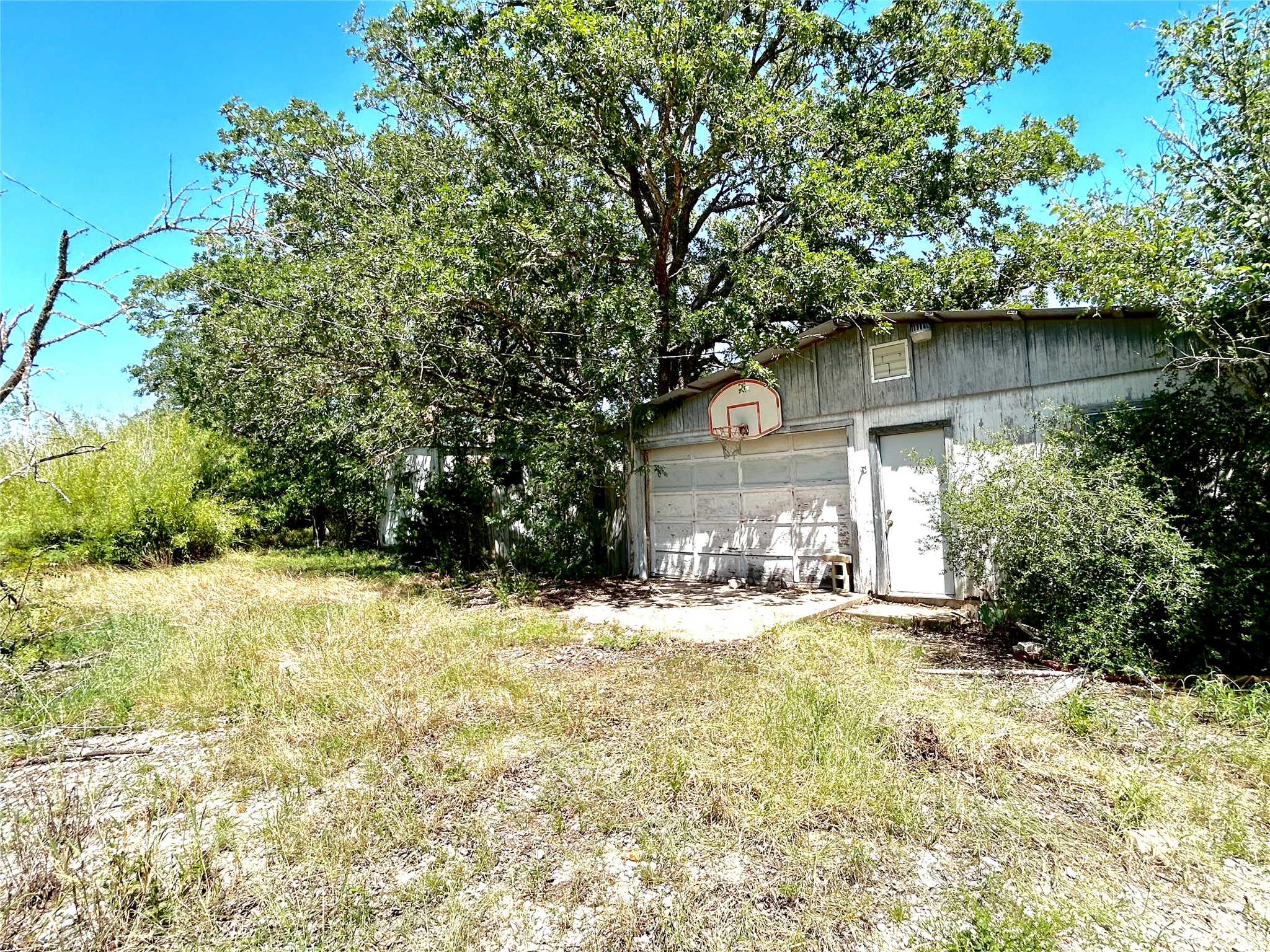 main property photo 15