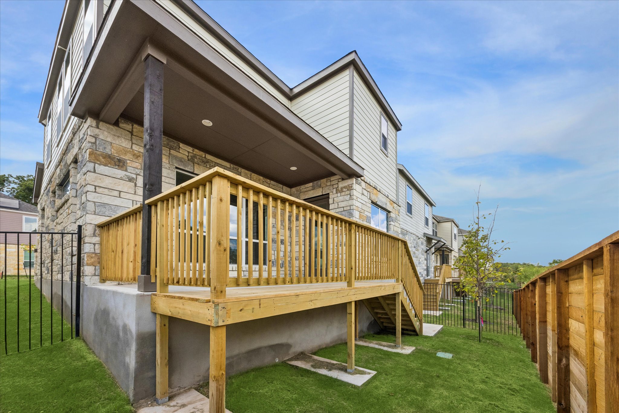 main property photo 15