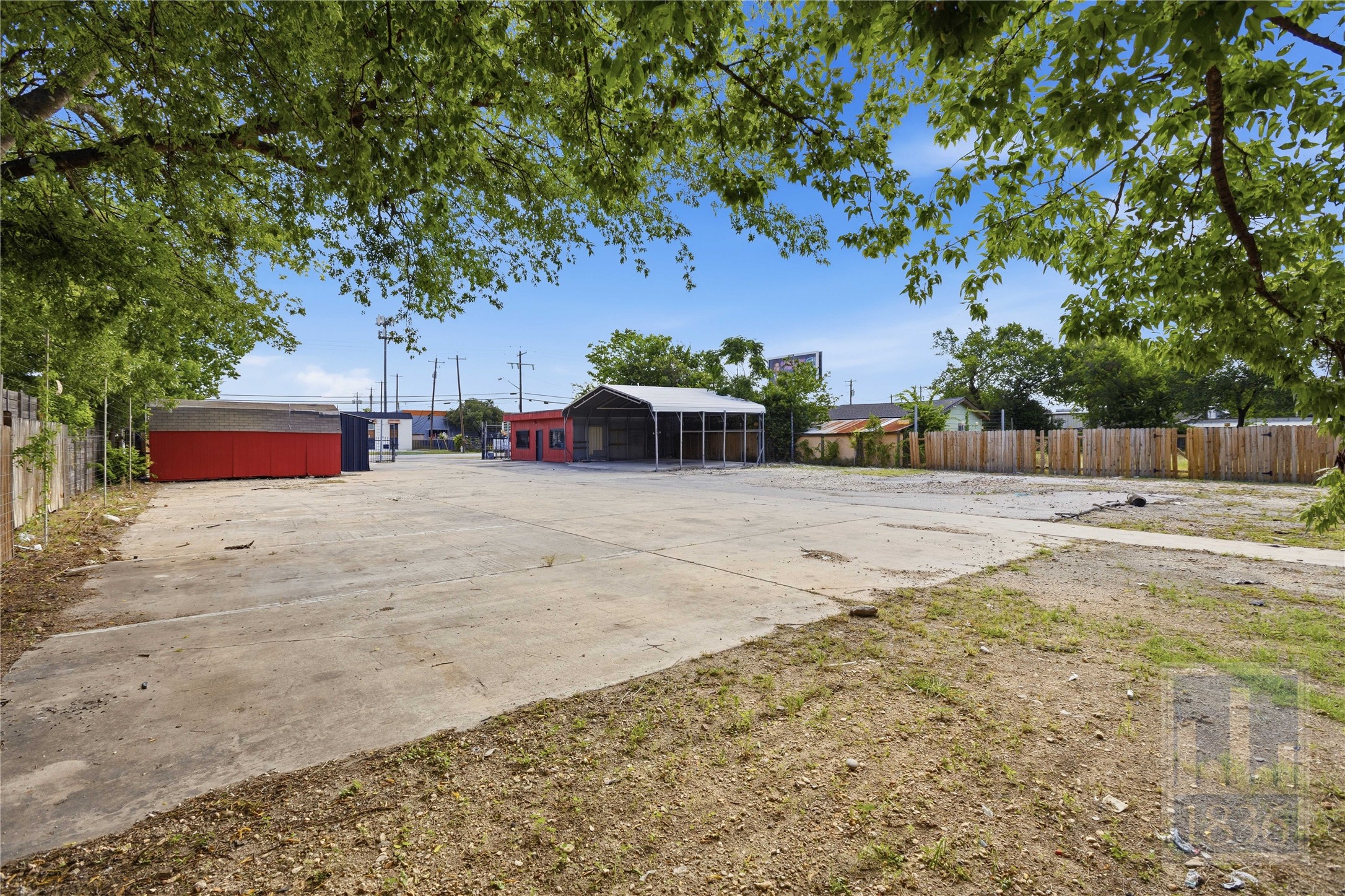 main property photo 27
