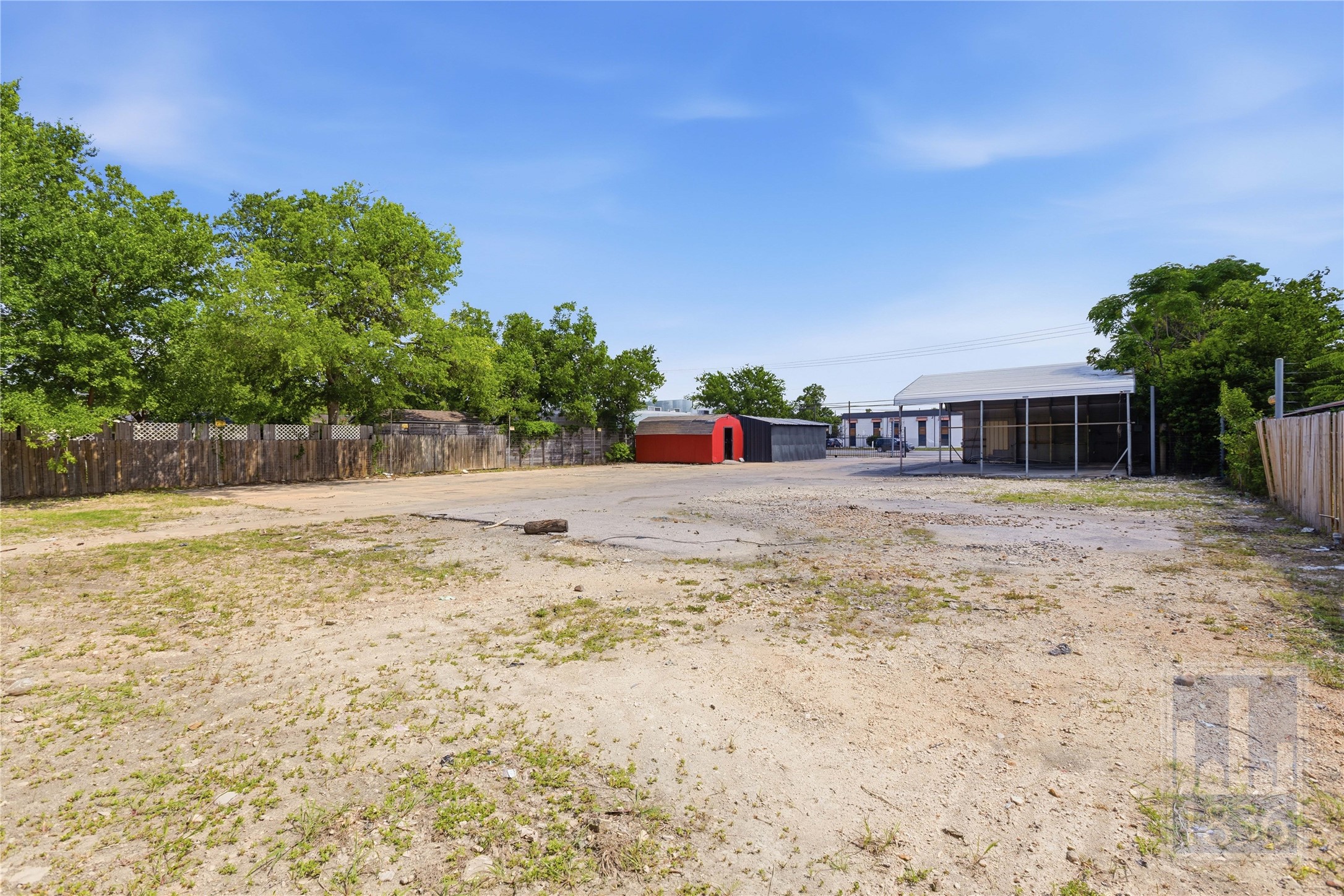 main property photo 29