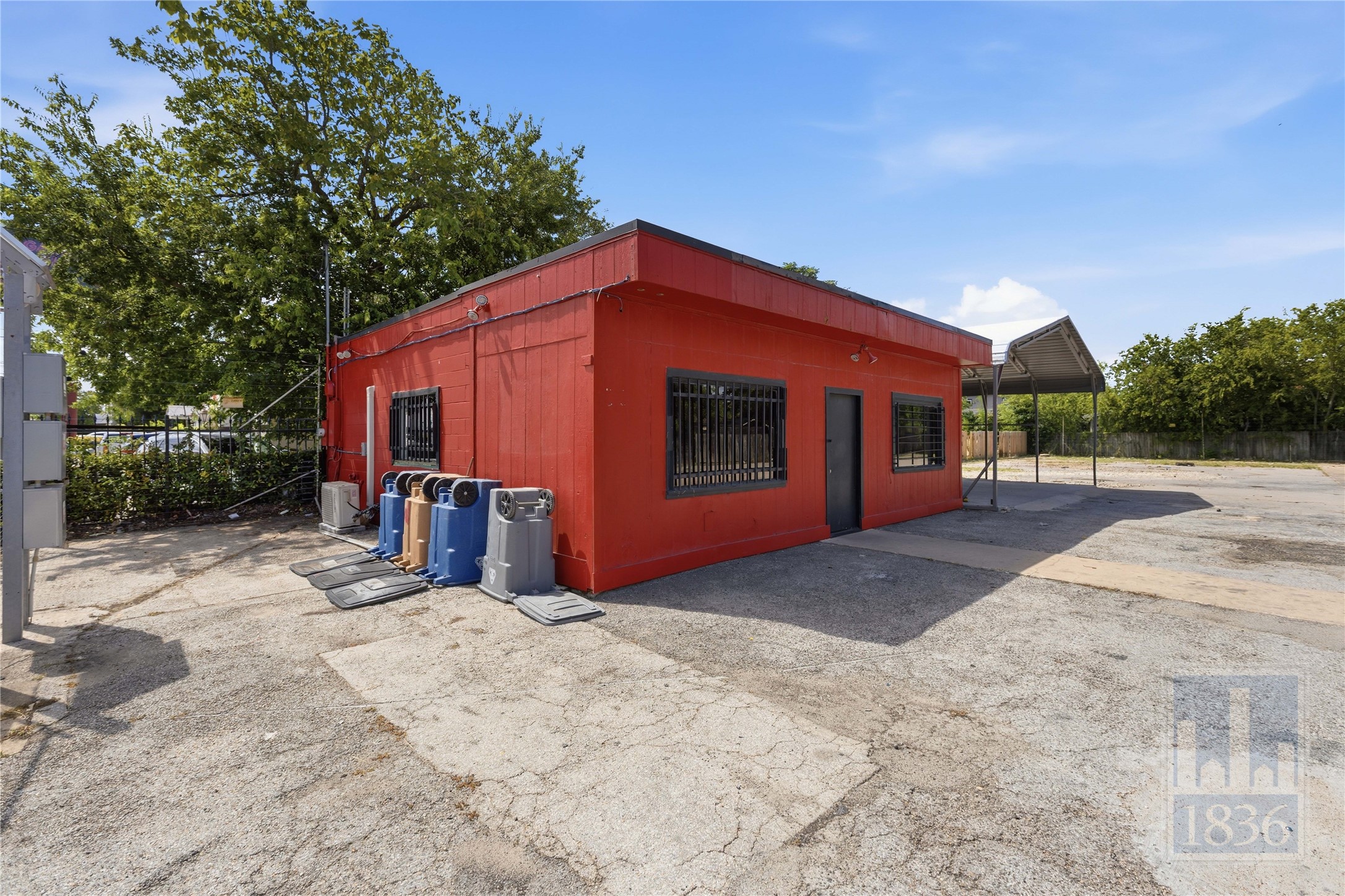 main property photo 3