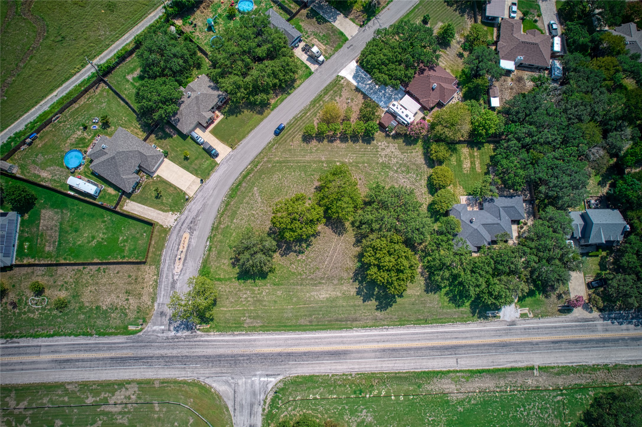 main property photo 16