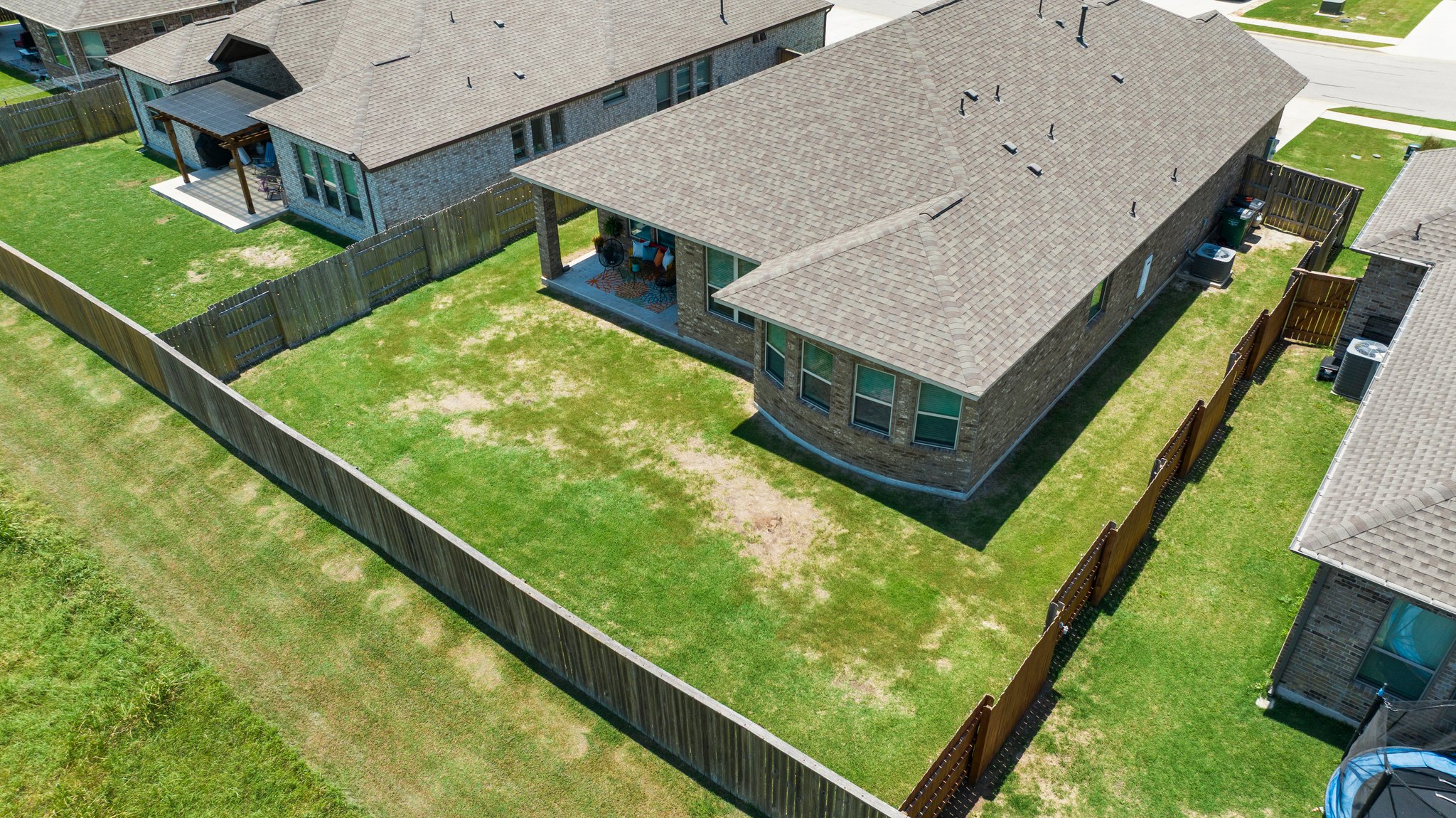 main property photo 30
