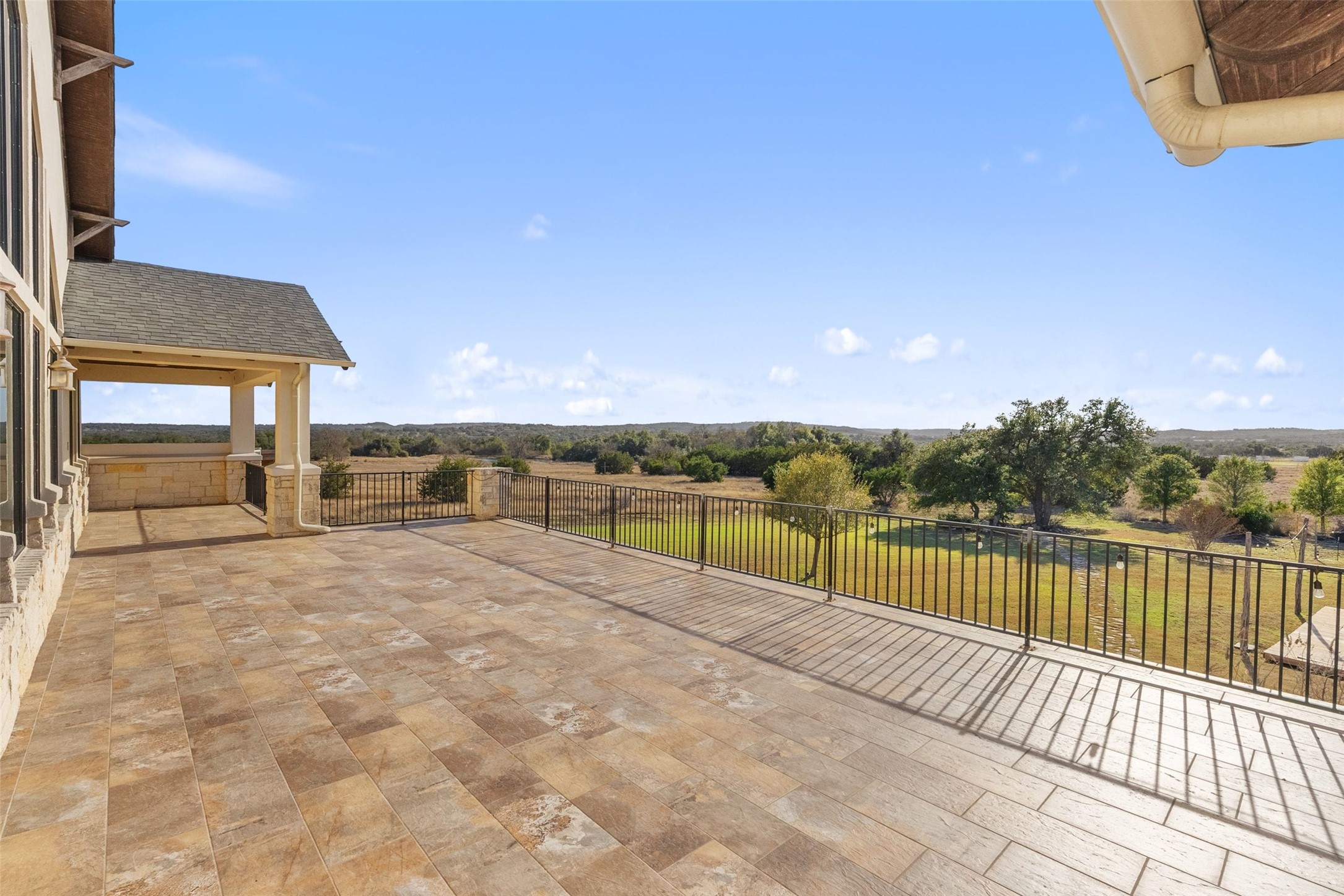 main property photo 37