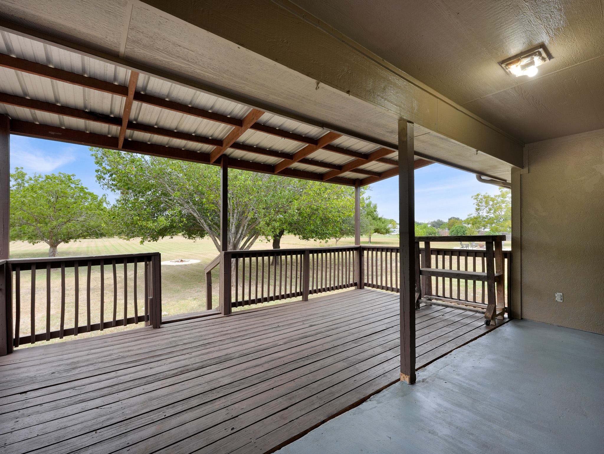 main property photo 30