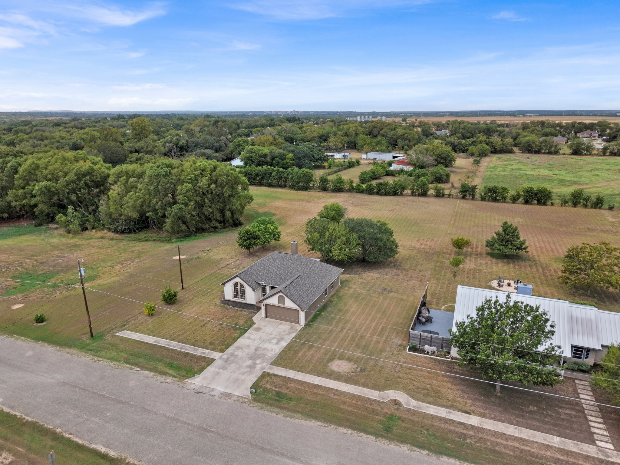 main property photo 34