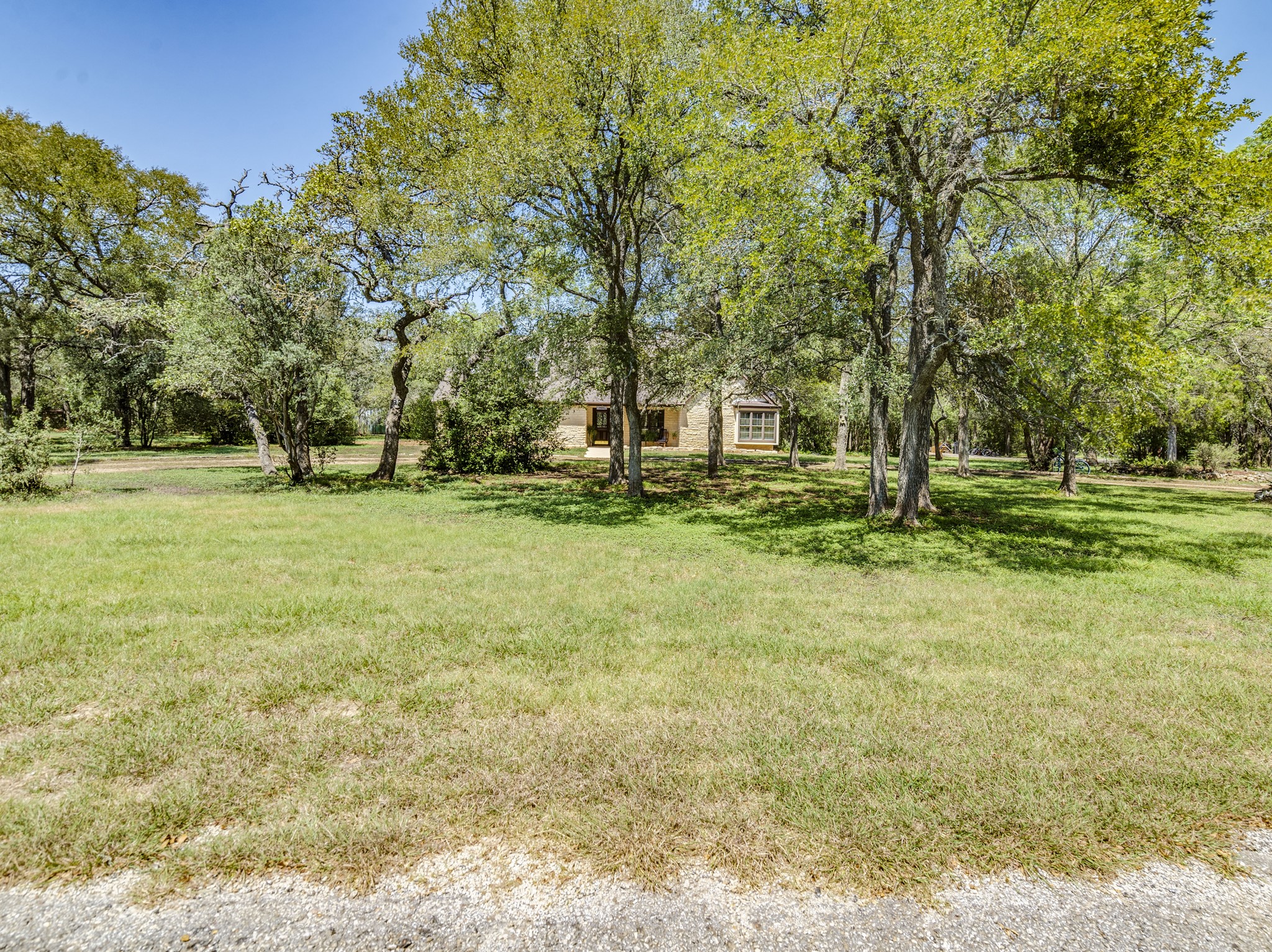 main property photo 28