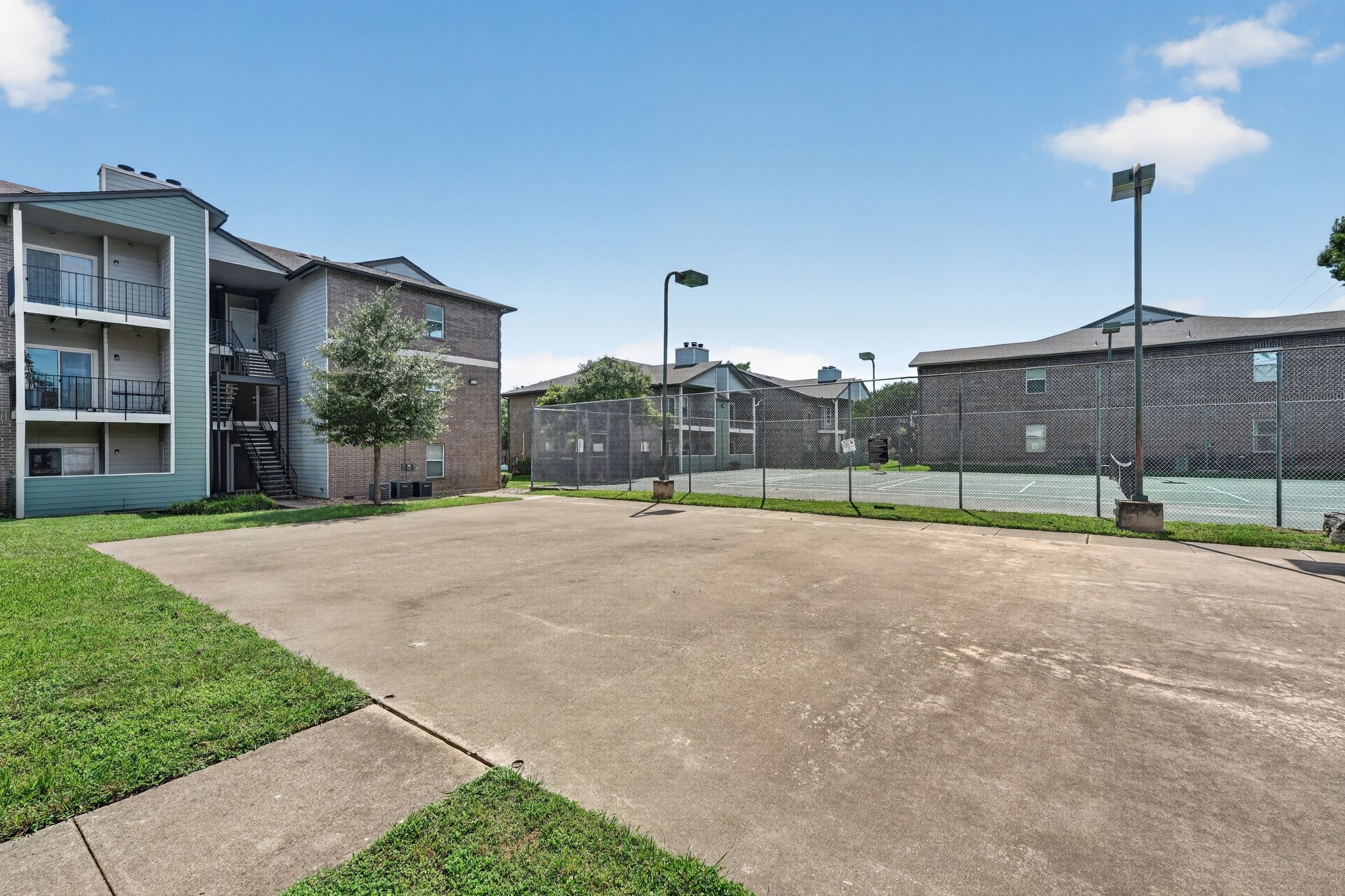 main property photo 18
