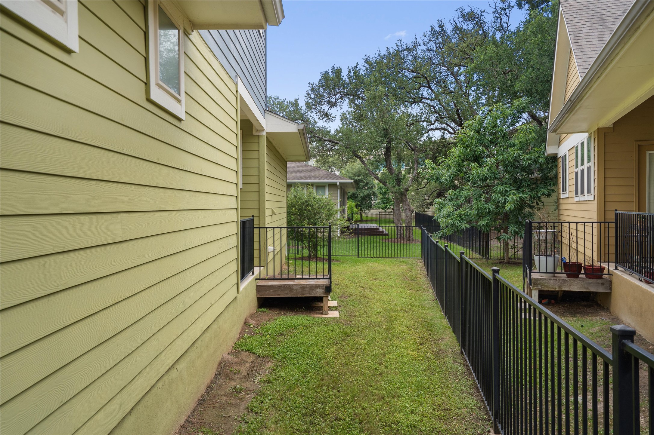 main property photo 32