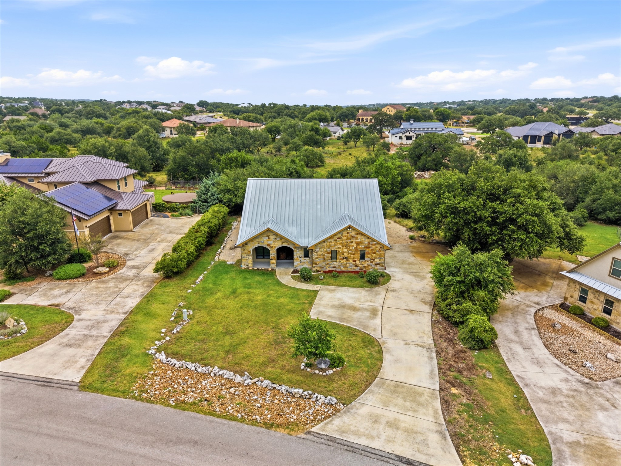 main property photo 28