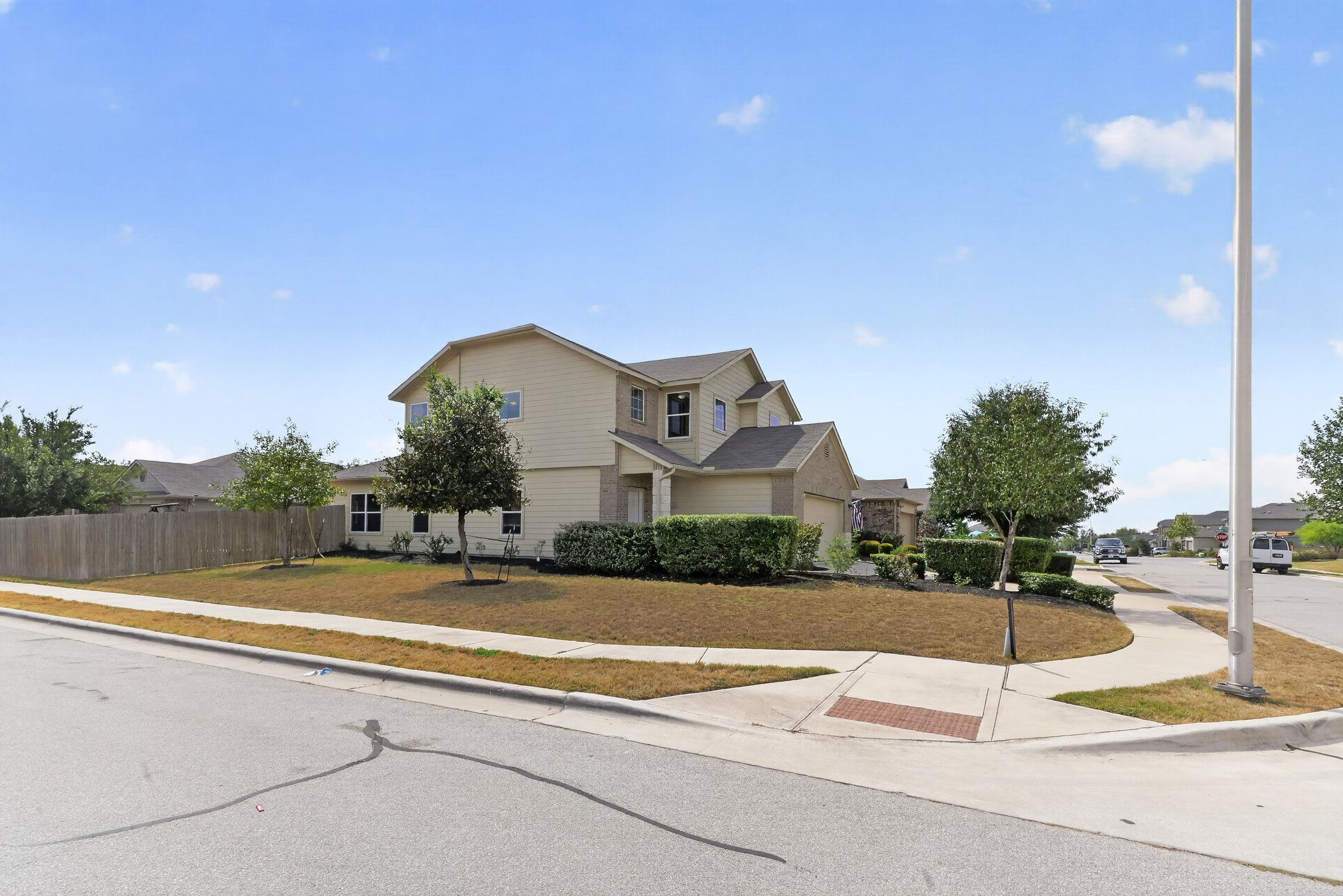 main property photo 3