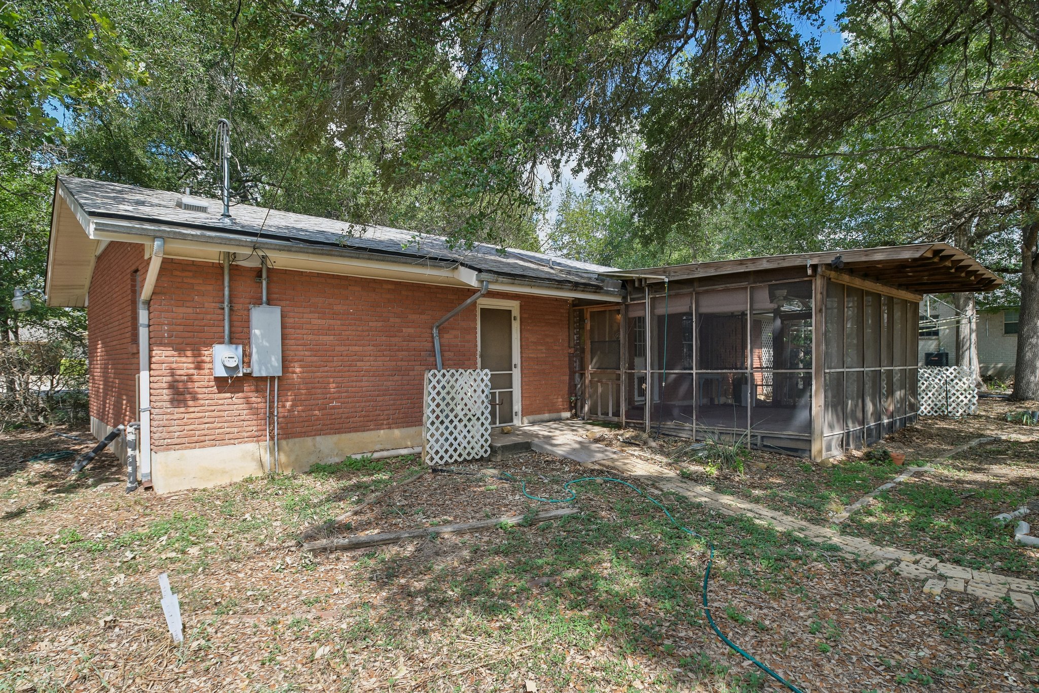 main property photo 34