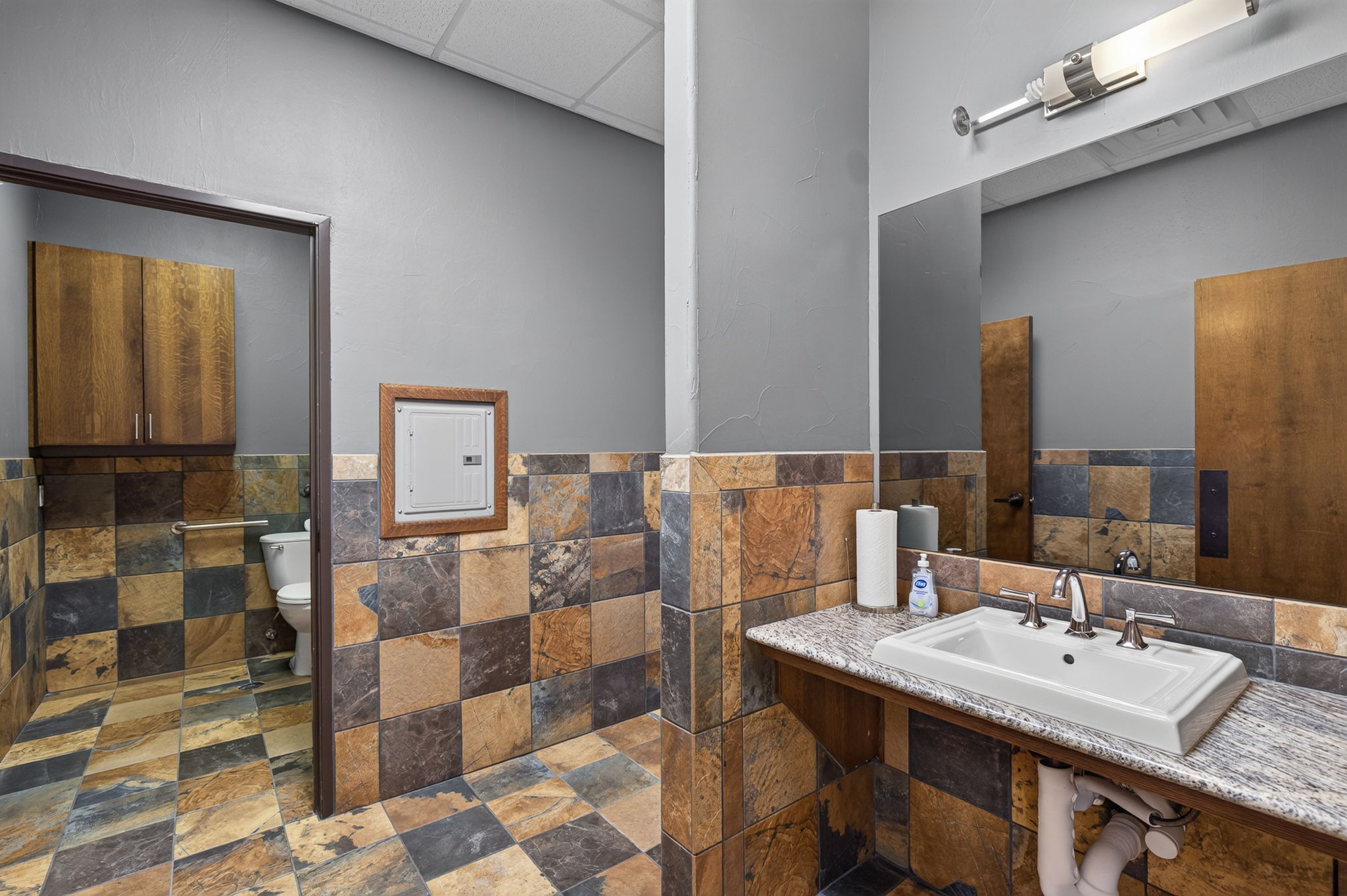 main property photo 16