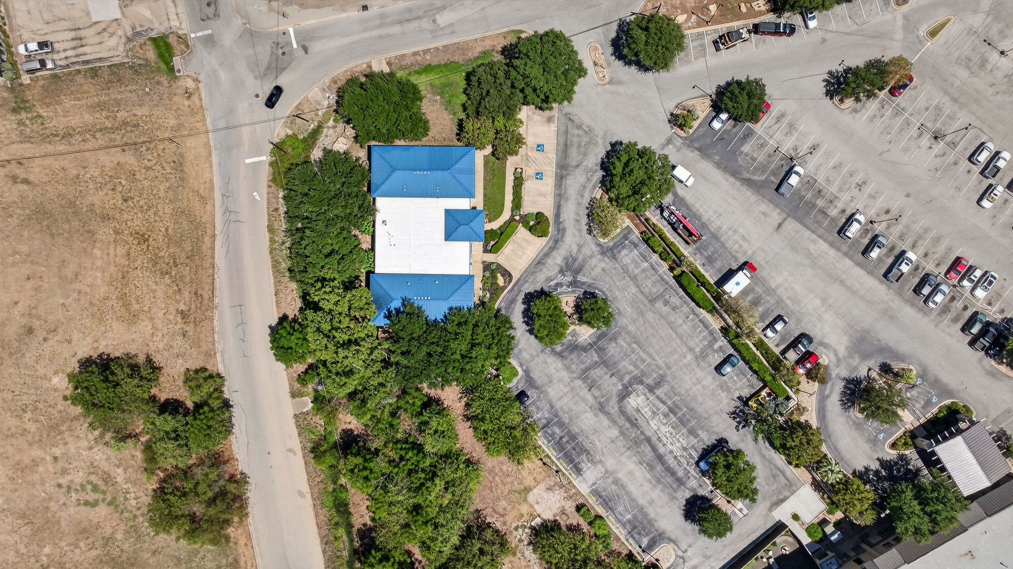 main property photo 37