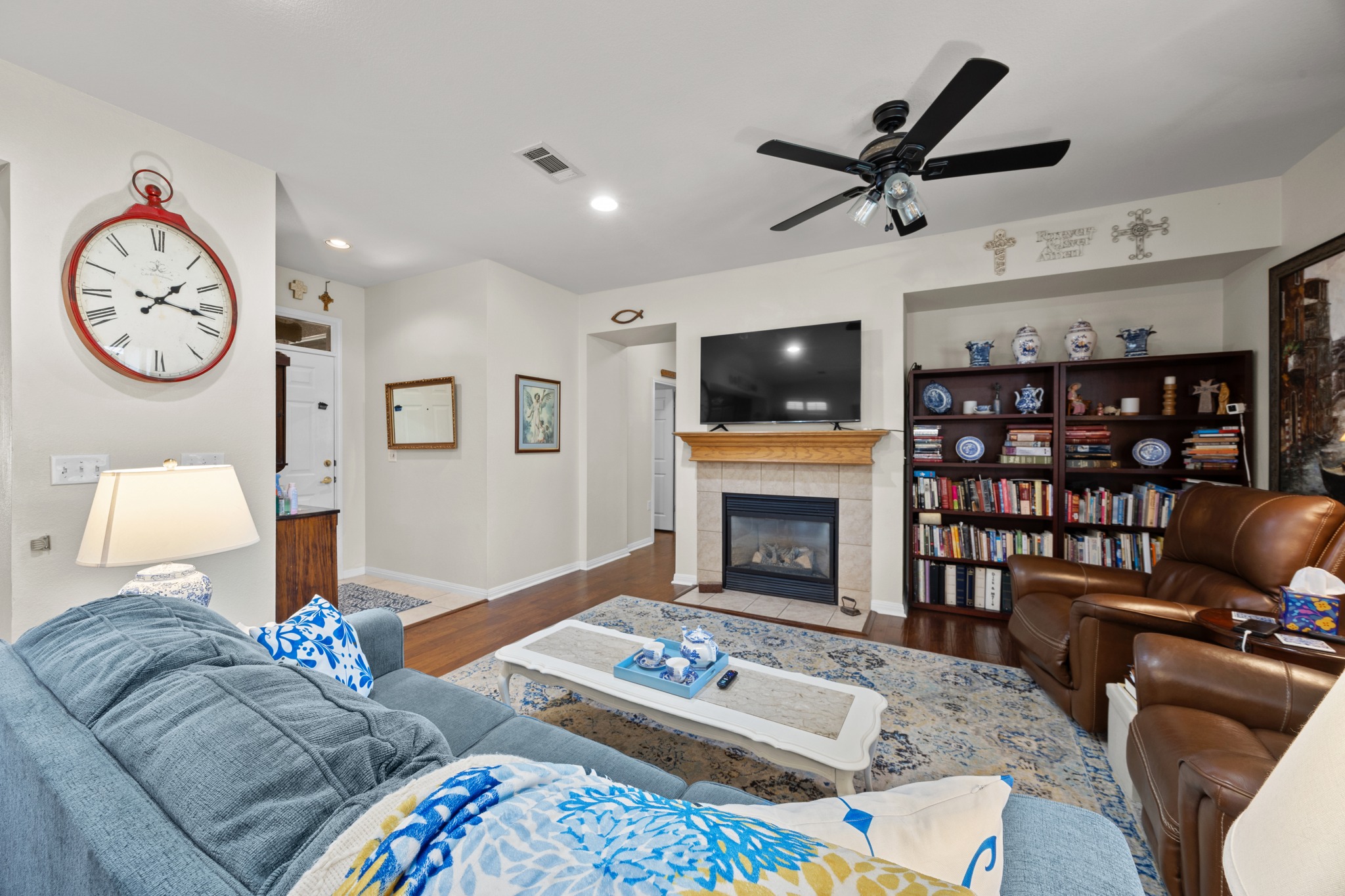 main property photo 6