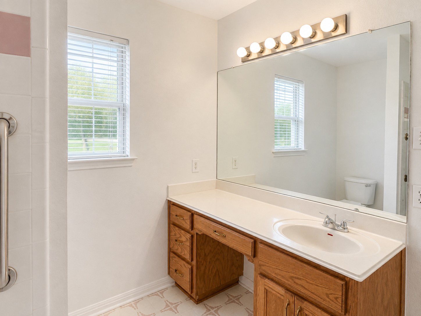 main property photo 13