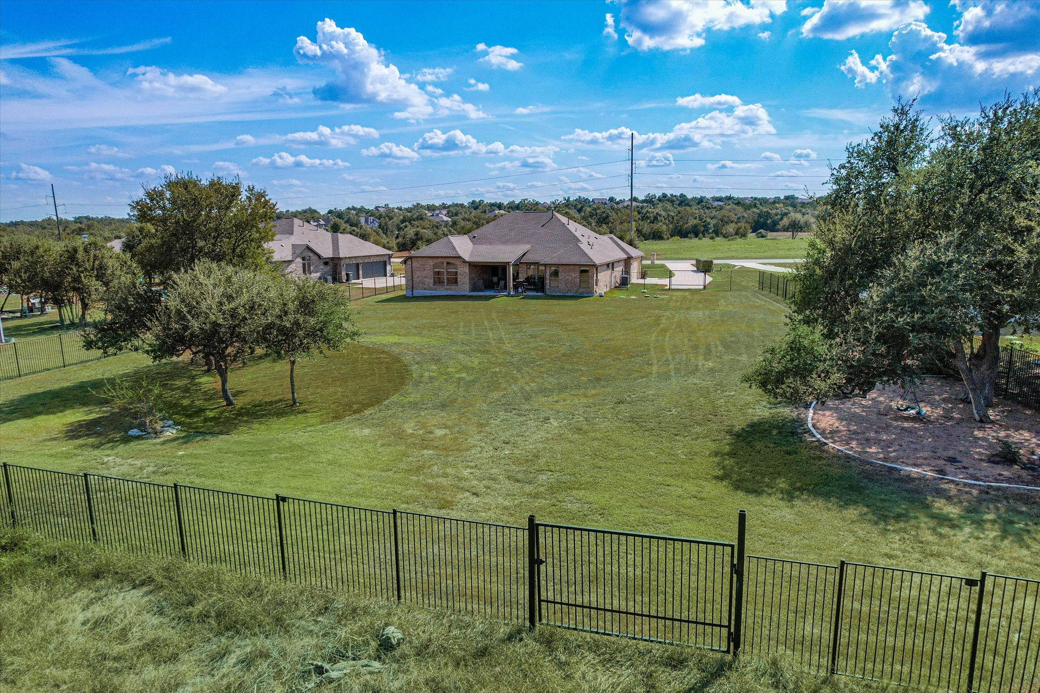 main property photo 37