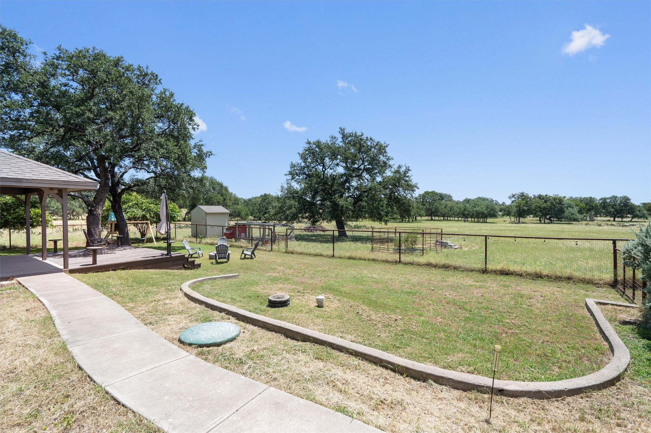 main property photo 26