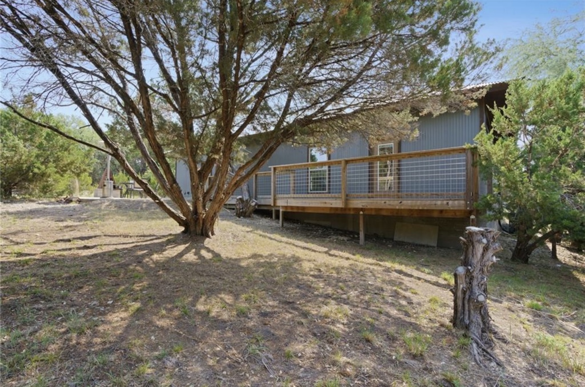 main property photo 17