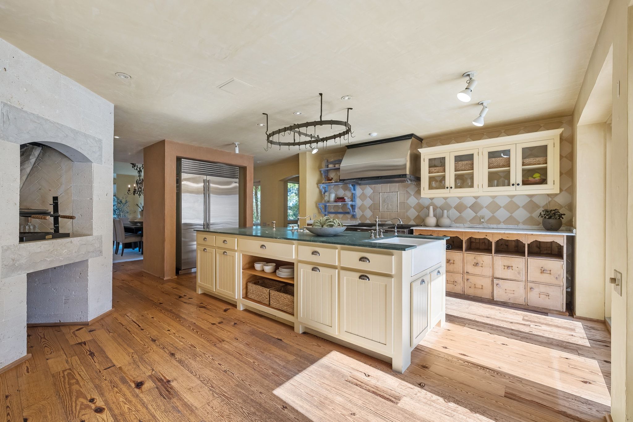 main property photo 15
