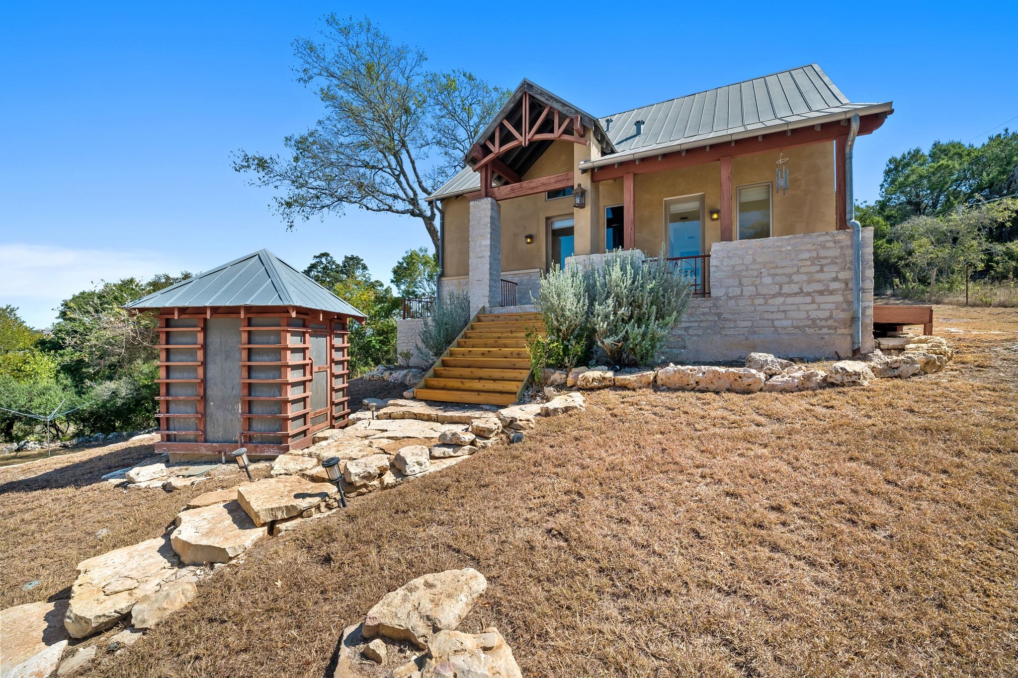 main property photo 29