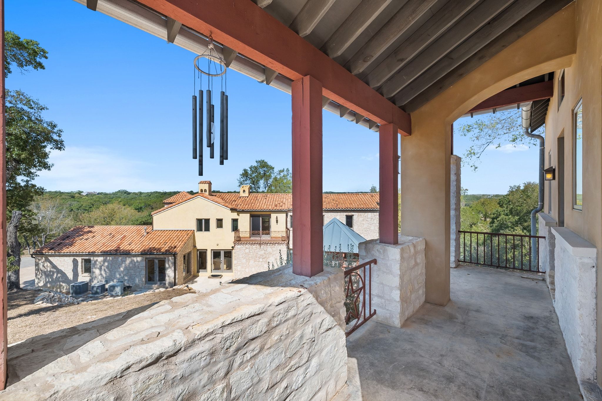 main property photo 30