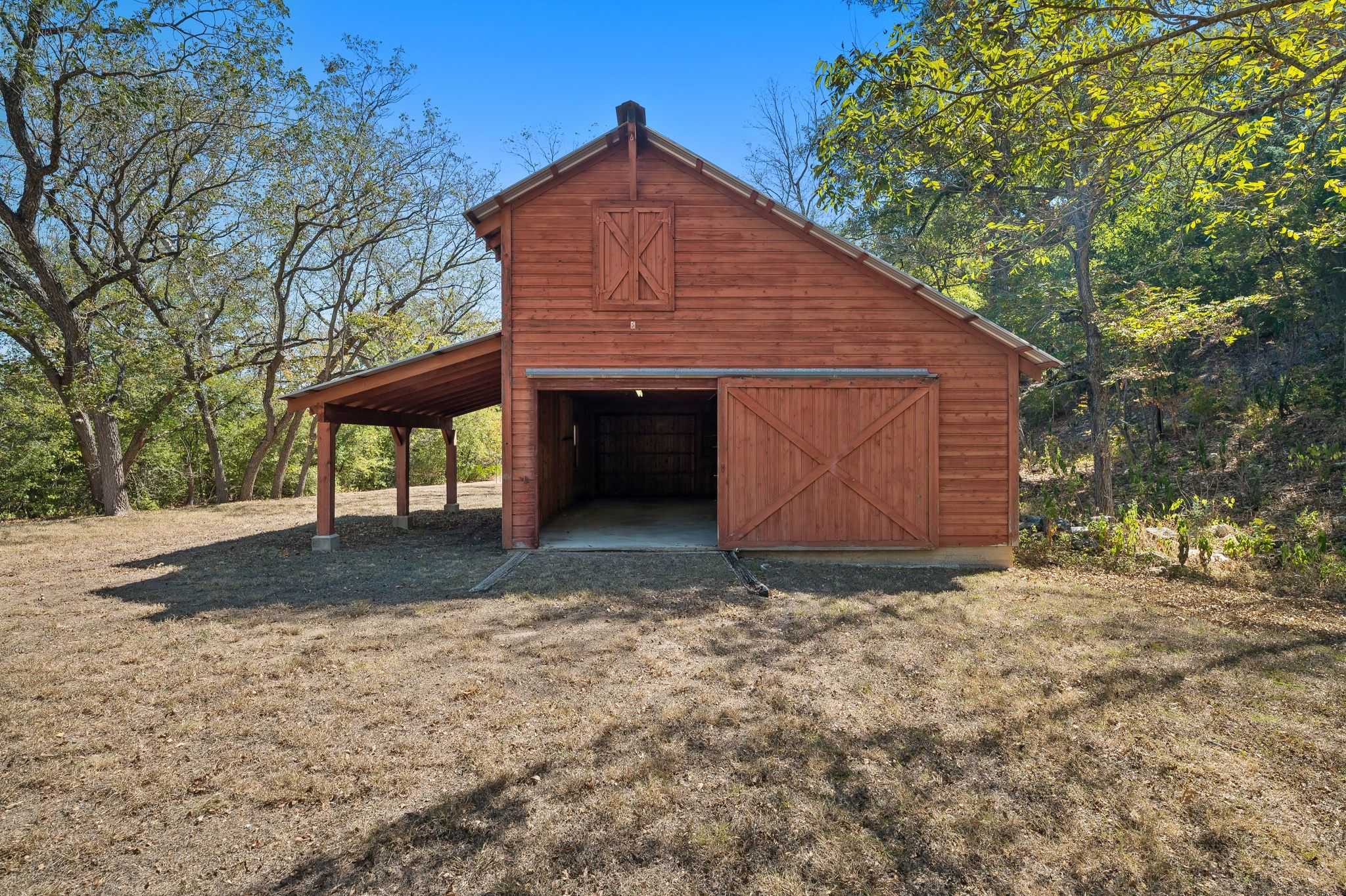 main property photo 36