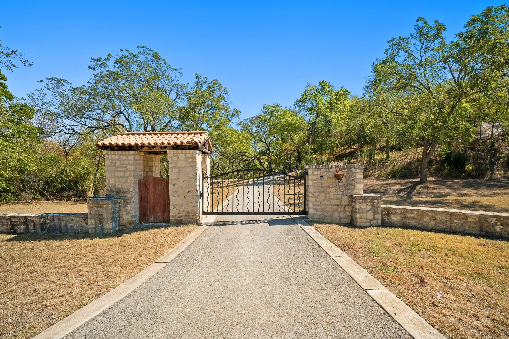 main property photo 39