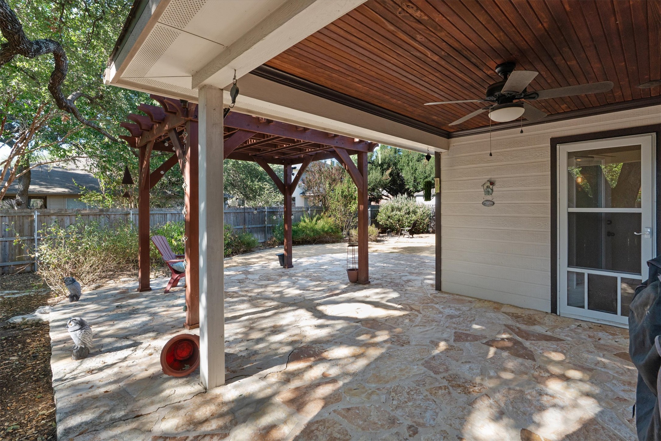 main property photo 28