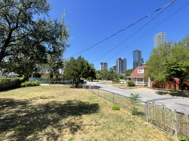 main property photo 12