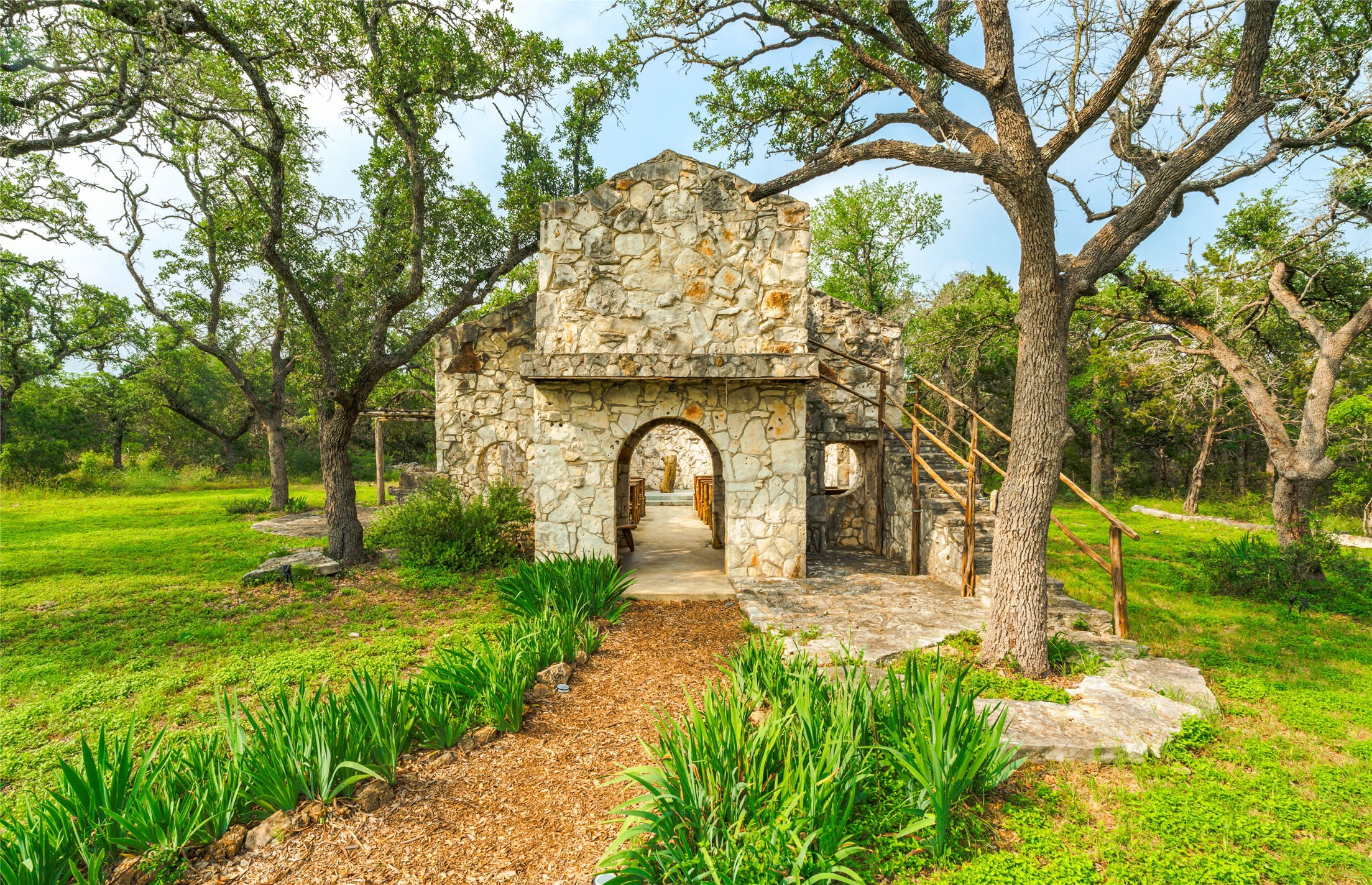 main property photo 28