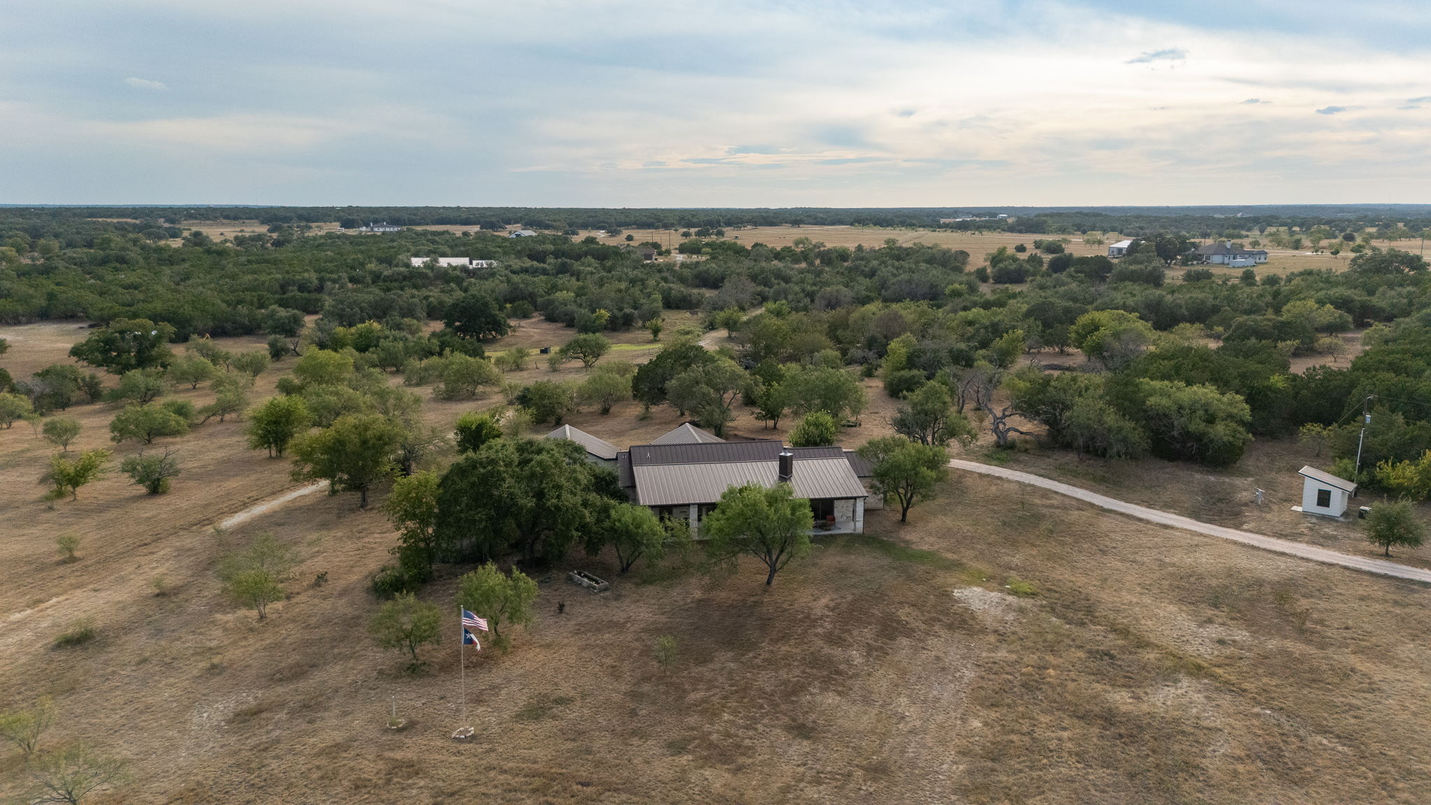 main property photo 28