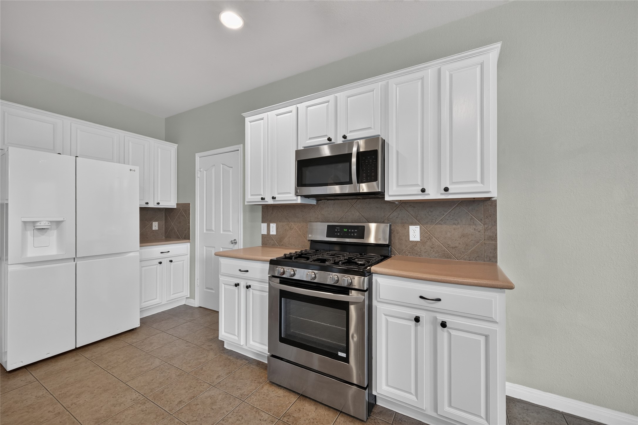 main property photo 15