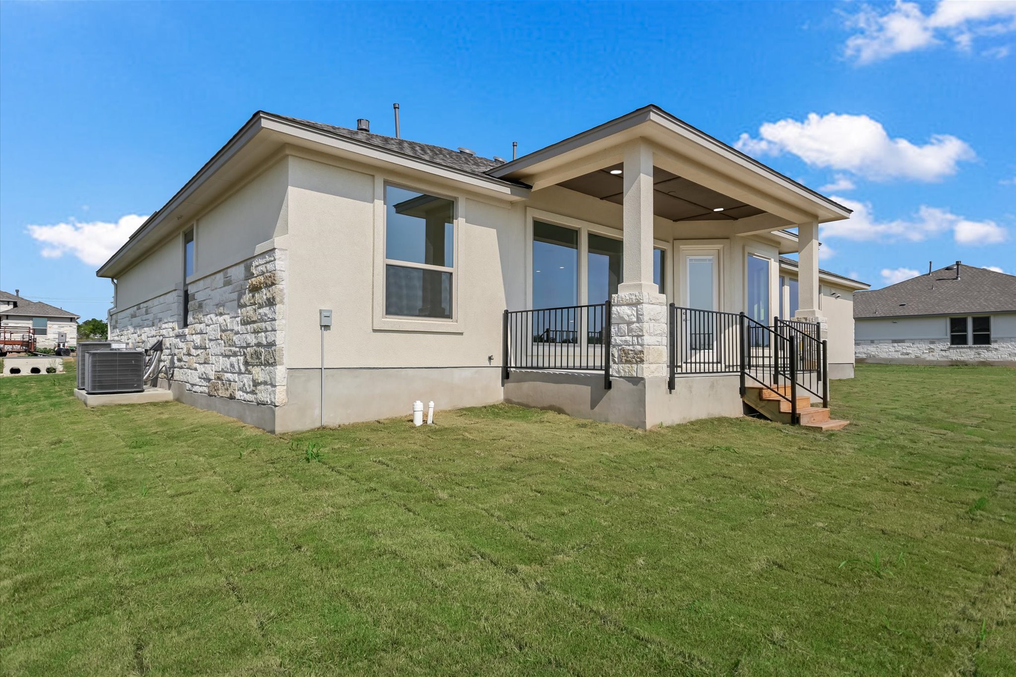 main property photo 29