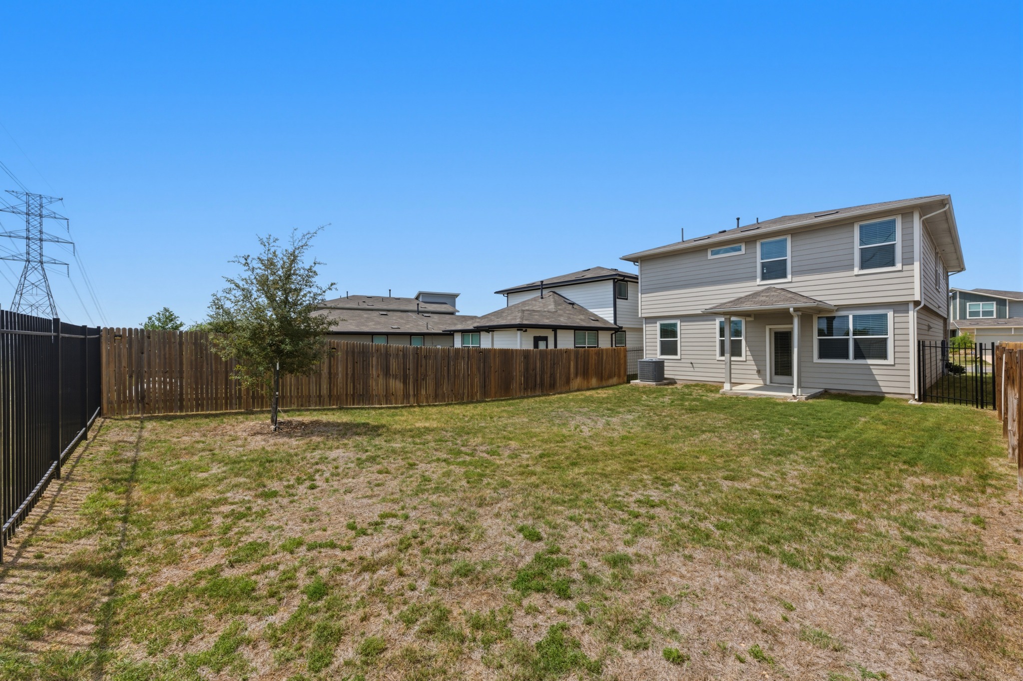 main property photo 28