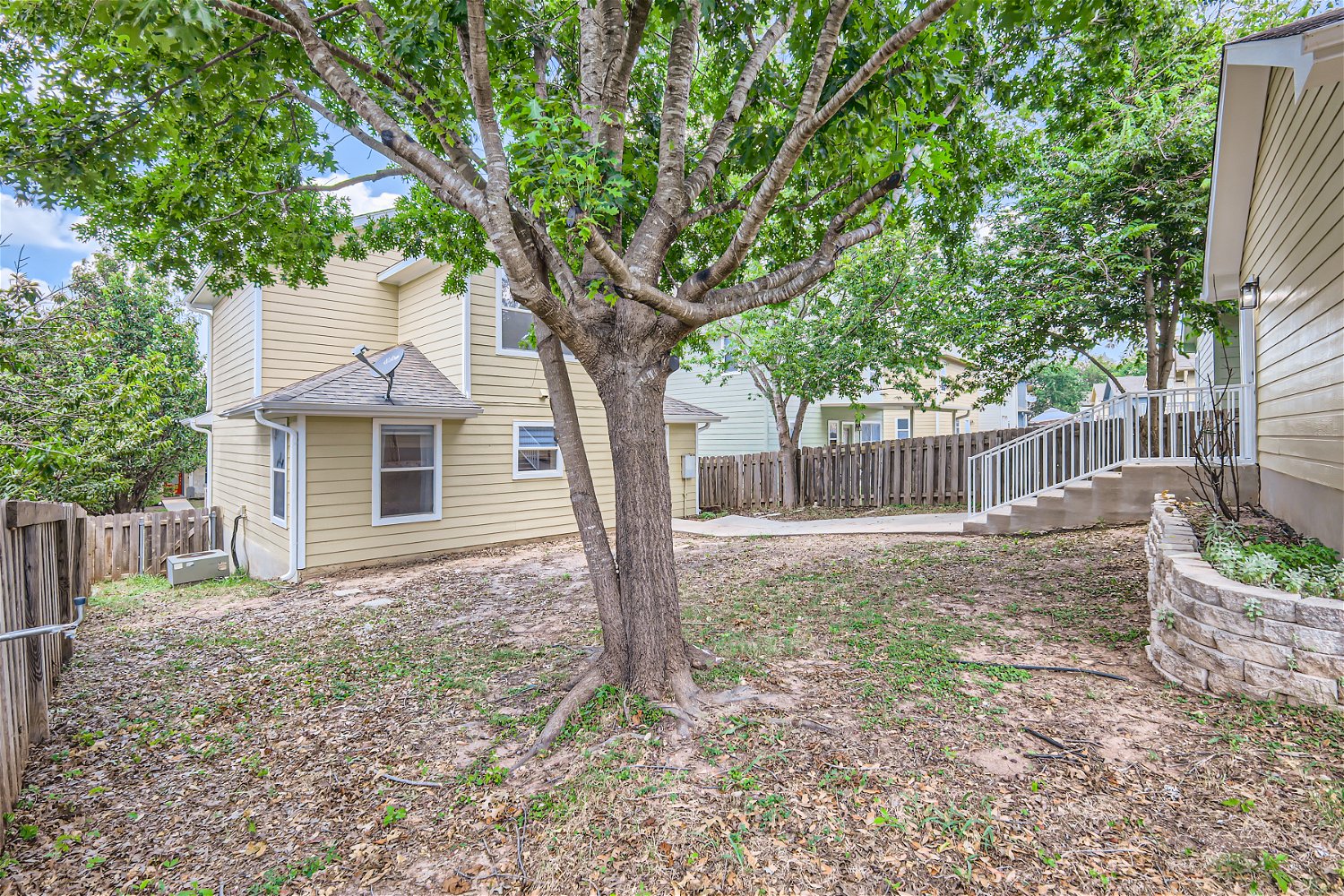 main property photo 12
