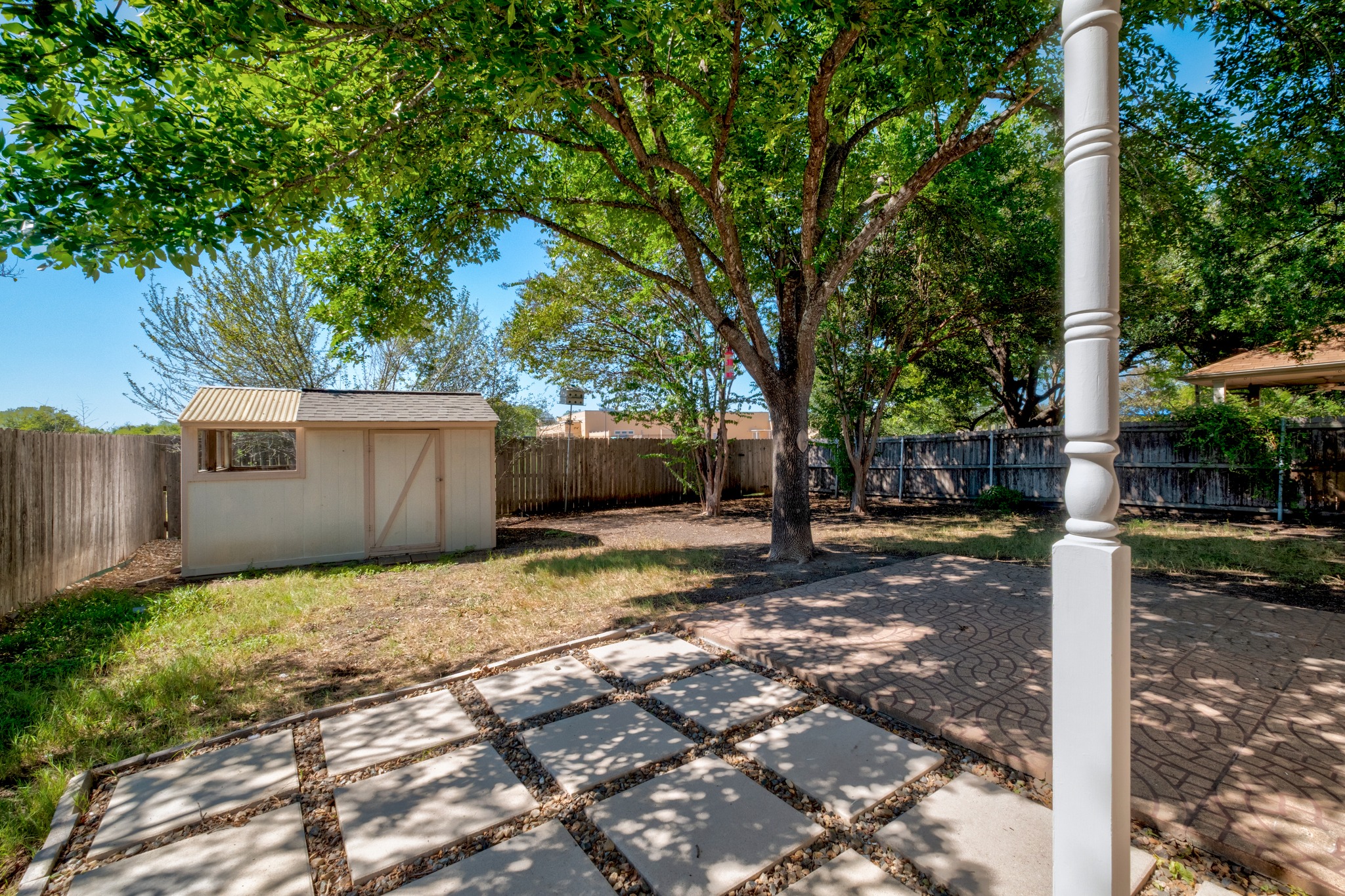 main property photo 23