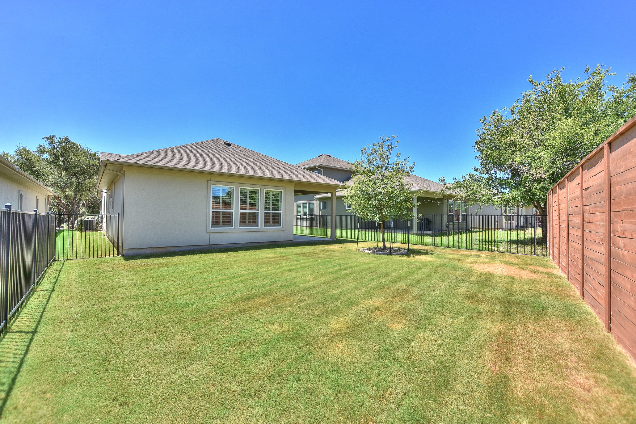main property photo 29