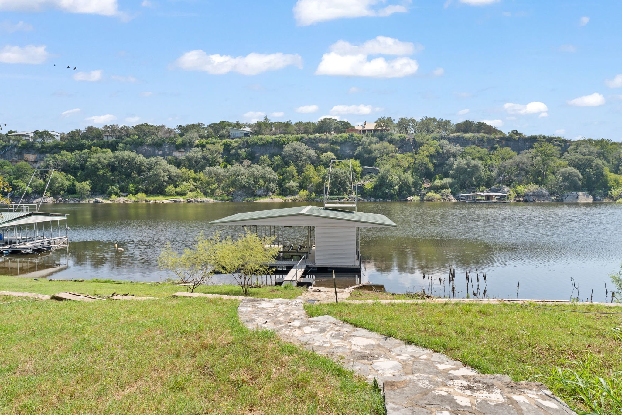 main property photo 8