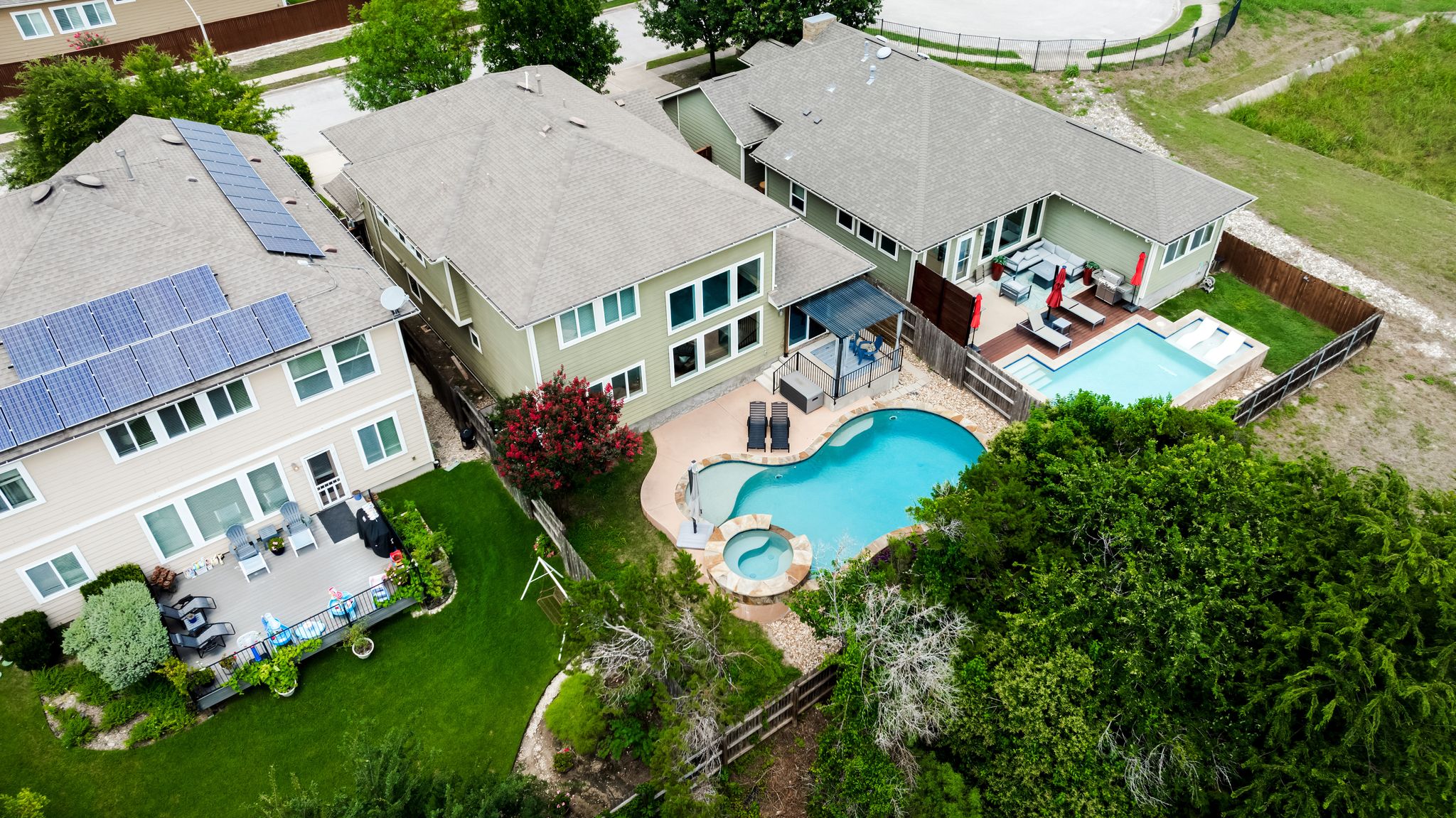 main property photo 34