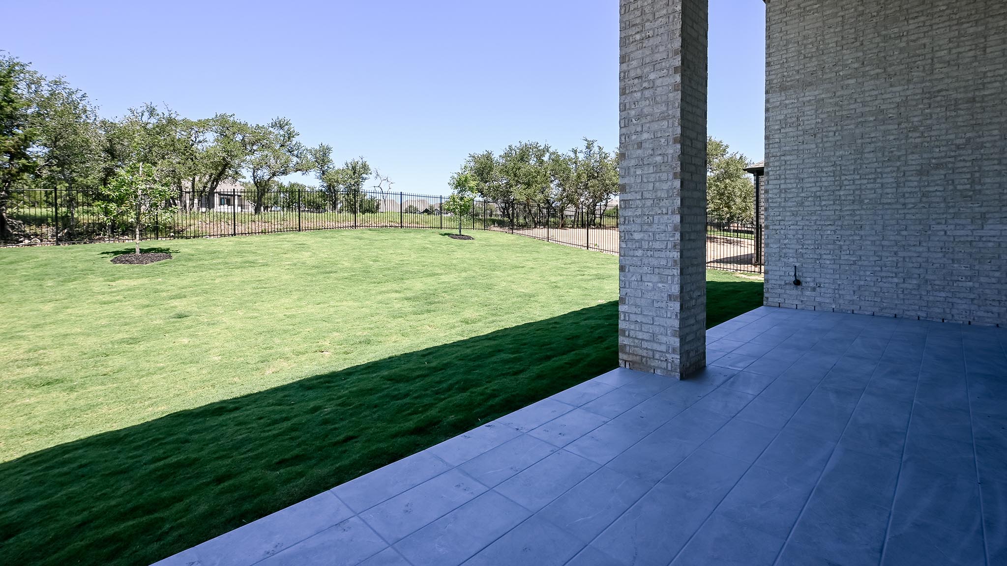 main property photo 23