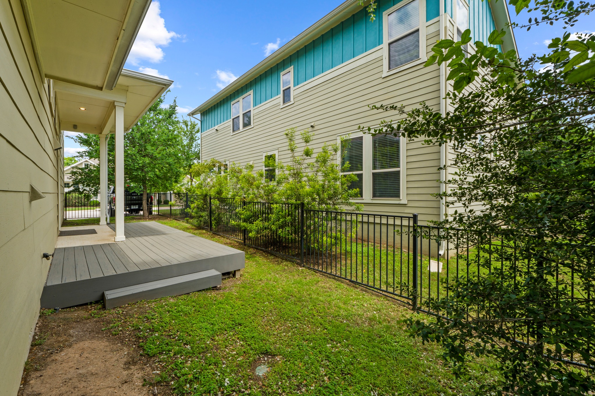 main property photo 27