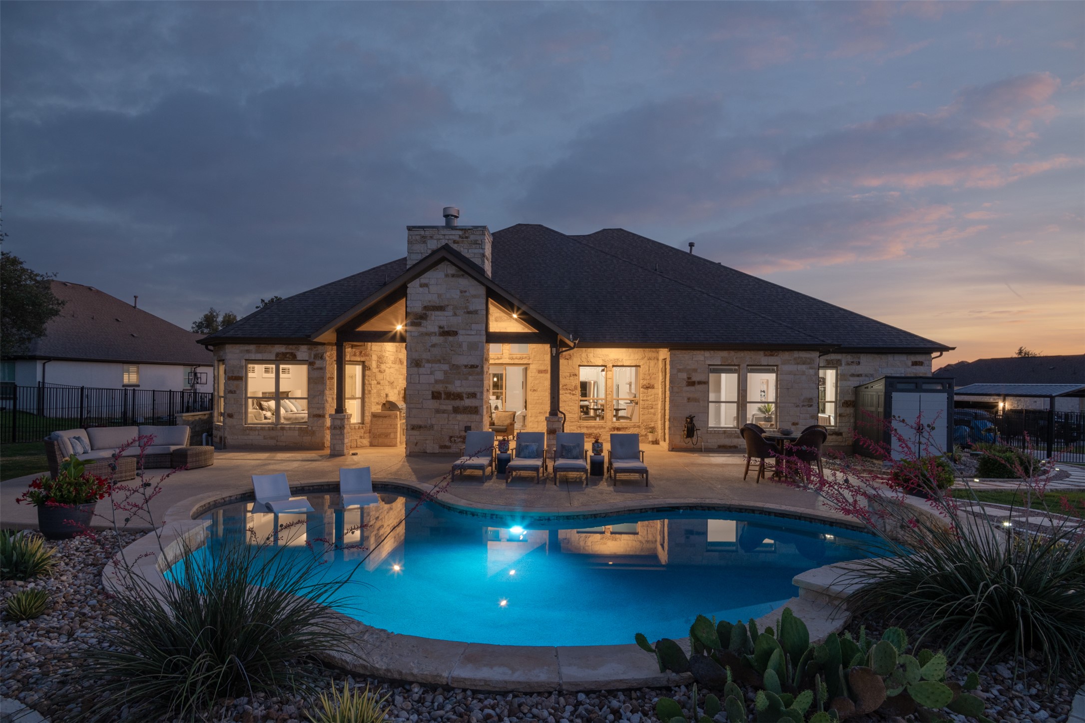 main property photo 11