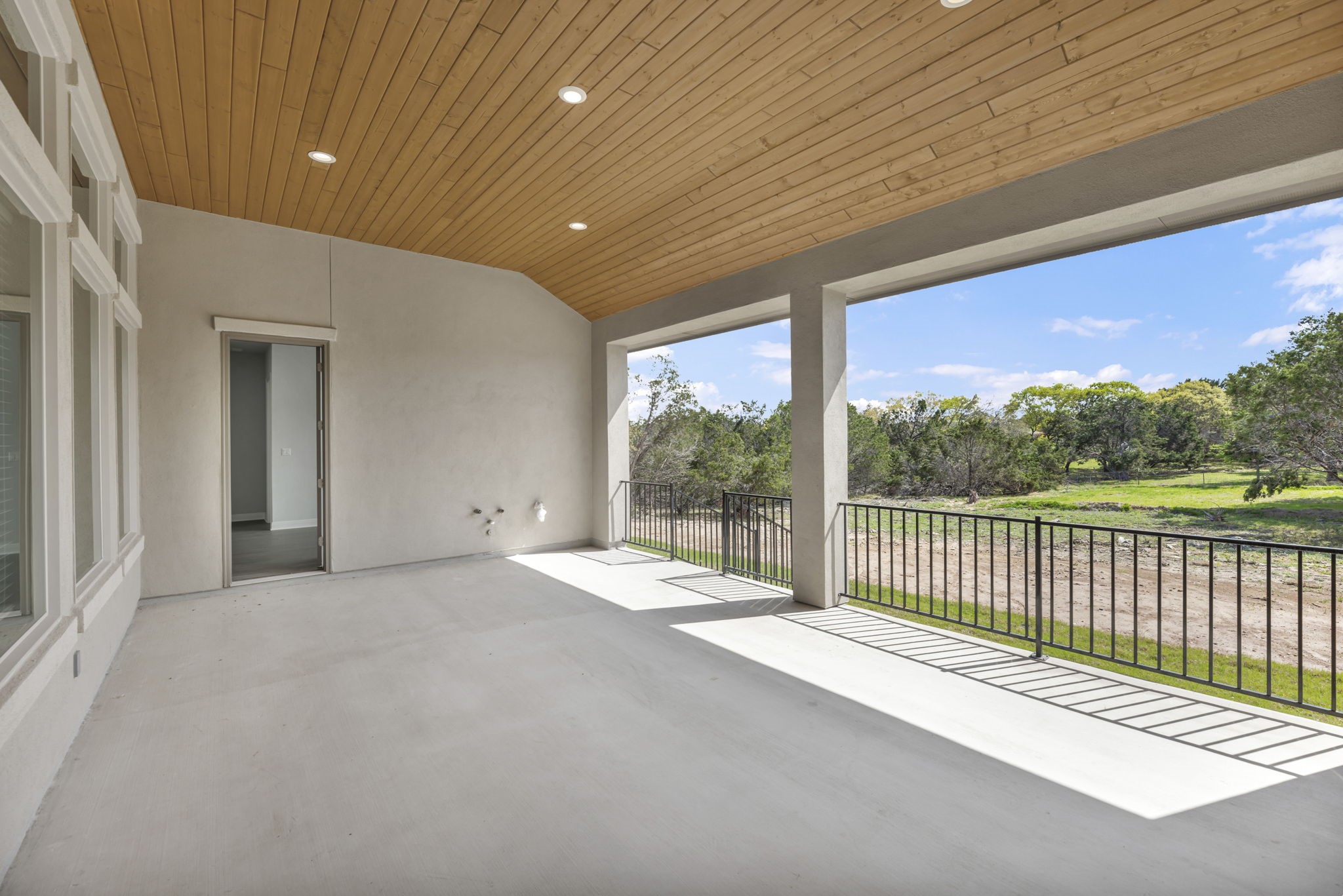 main property photo 39