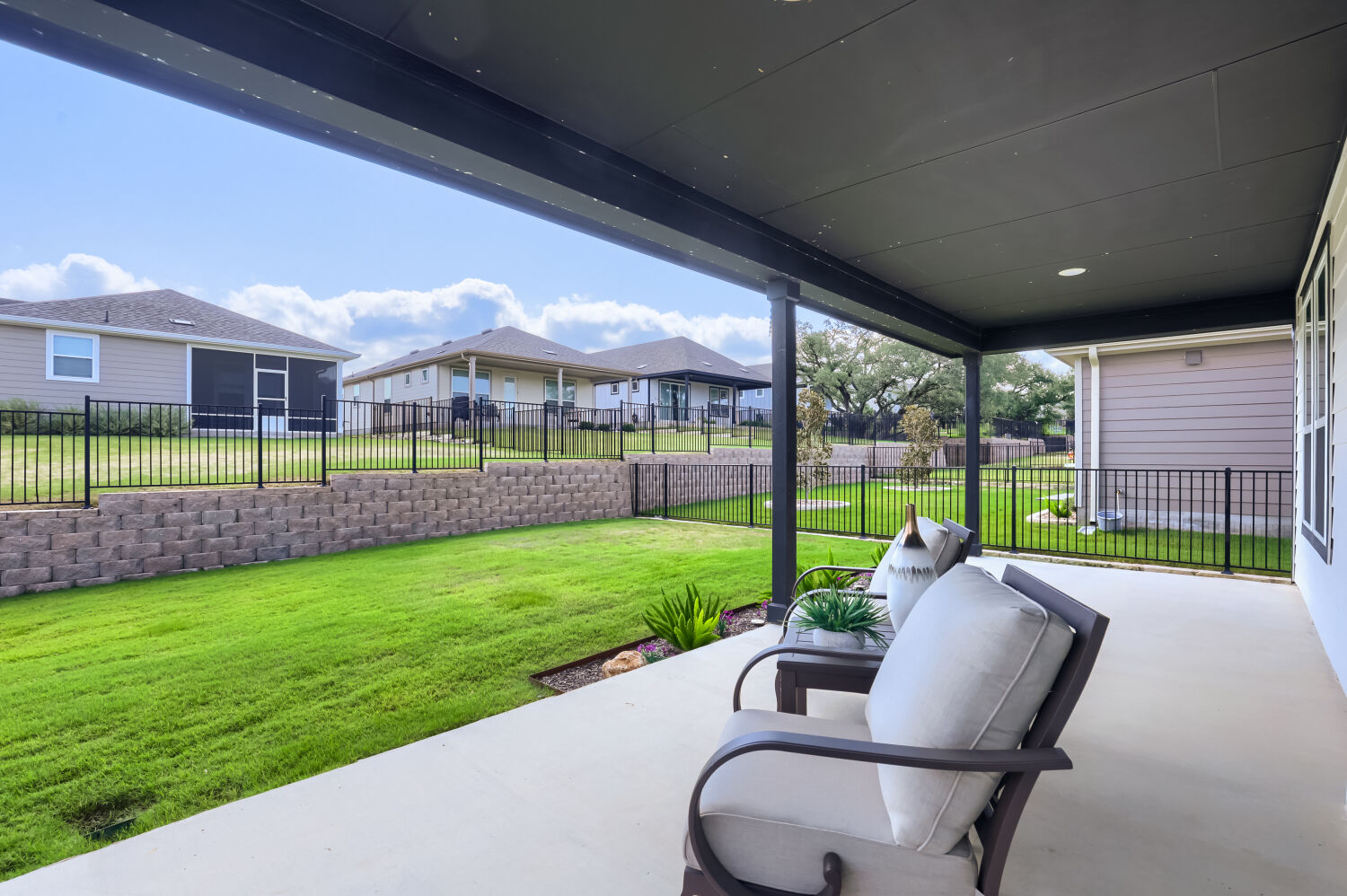 main property photo 22