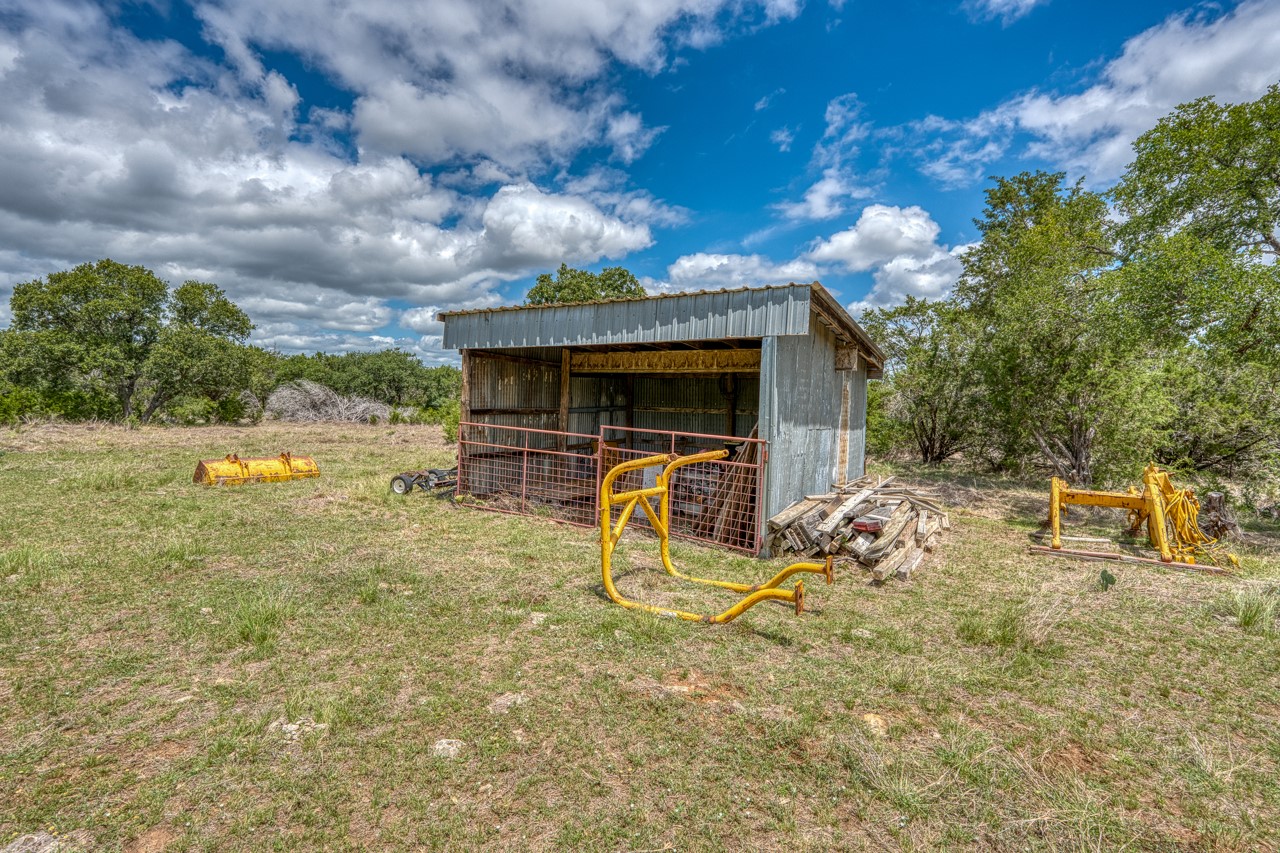 main property photo 33